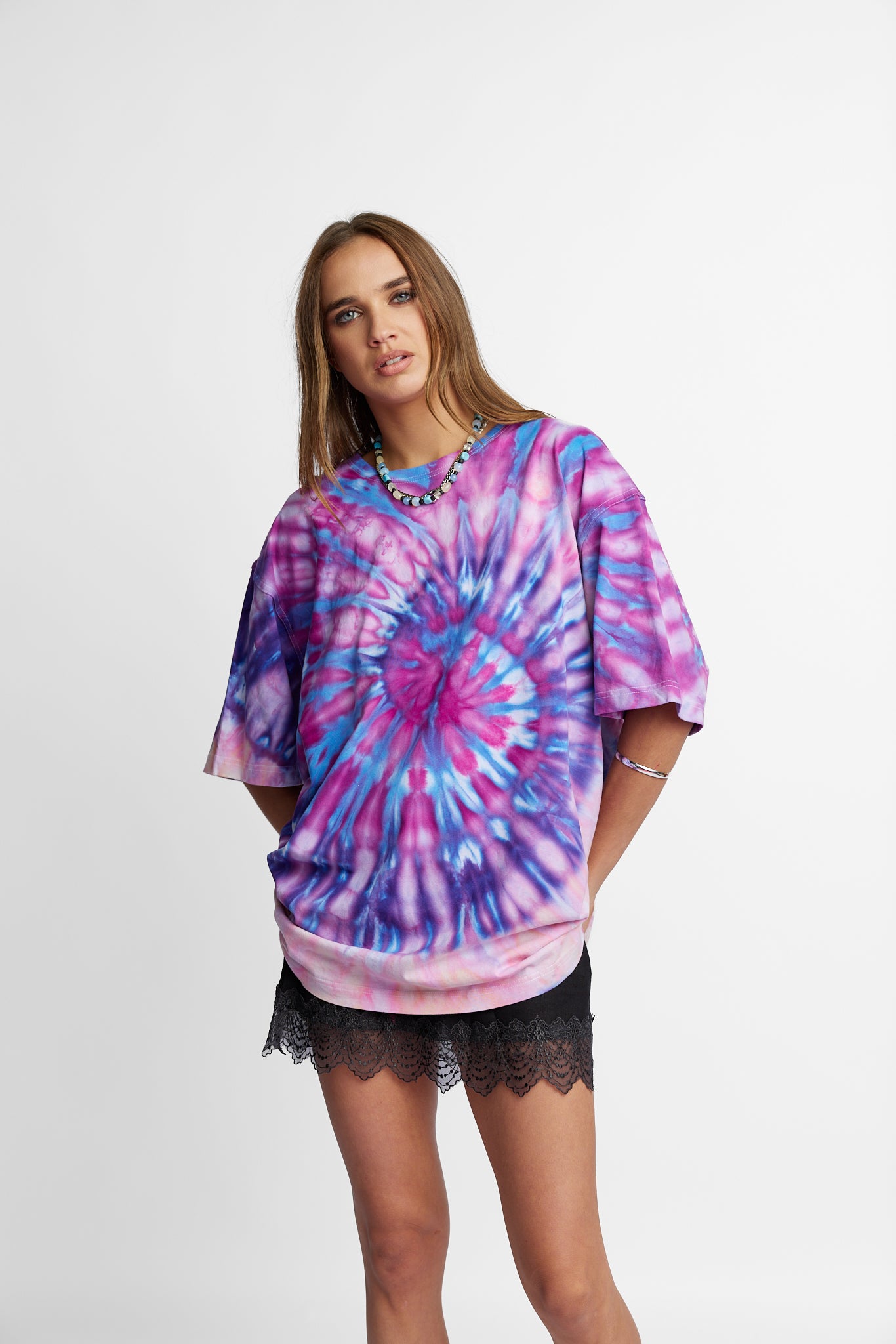 Oversized Mum Tee - Size L/XL - Only Lovers Left