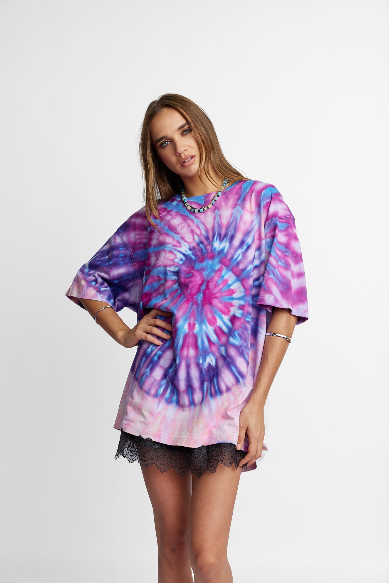 Oversized Mum Tee - Size L/XL - Only Lovers Left