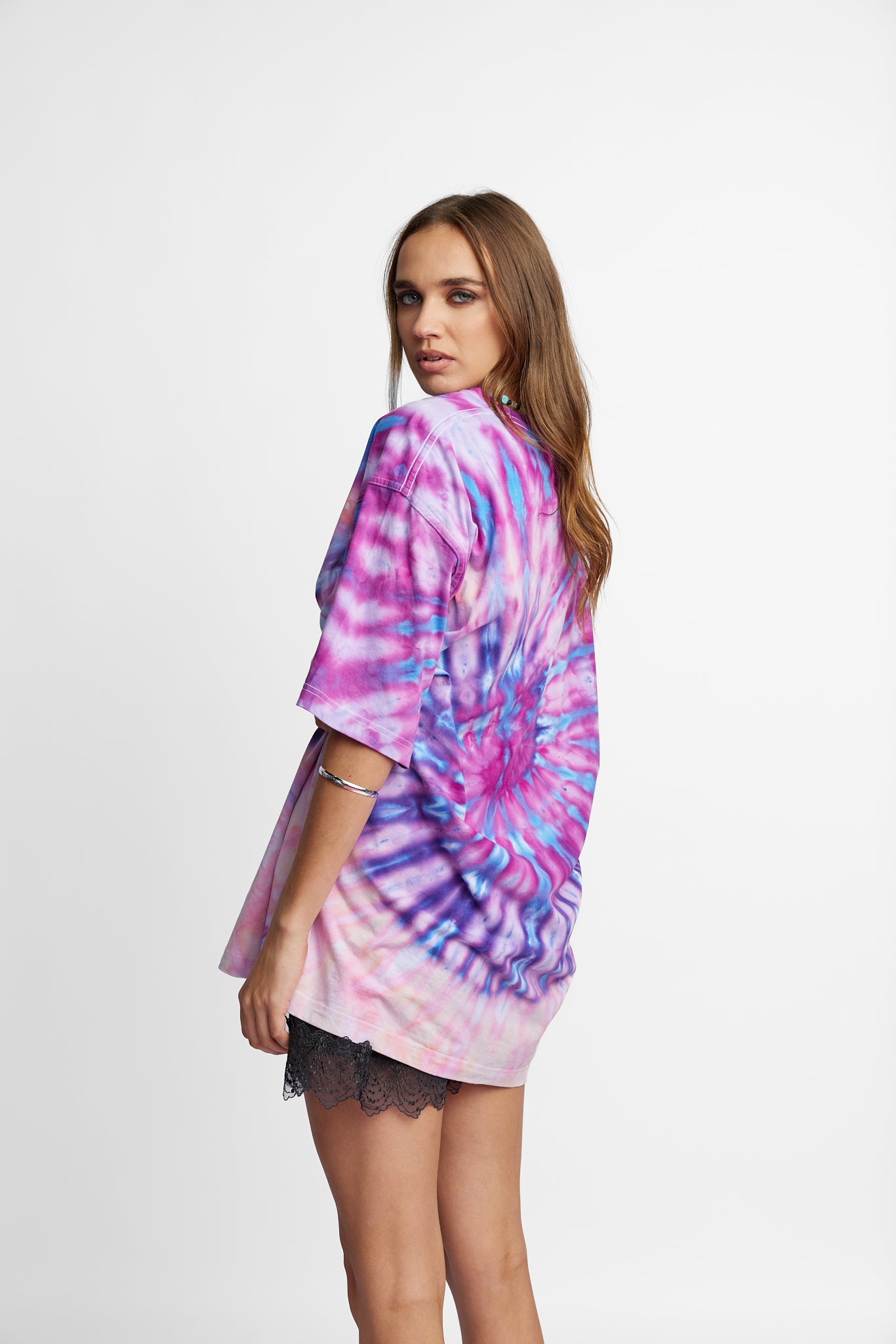 Oversized Mum Tee - Size L/XL - Only Lovers Left