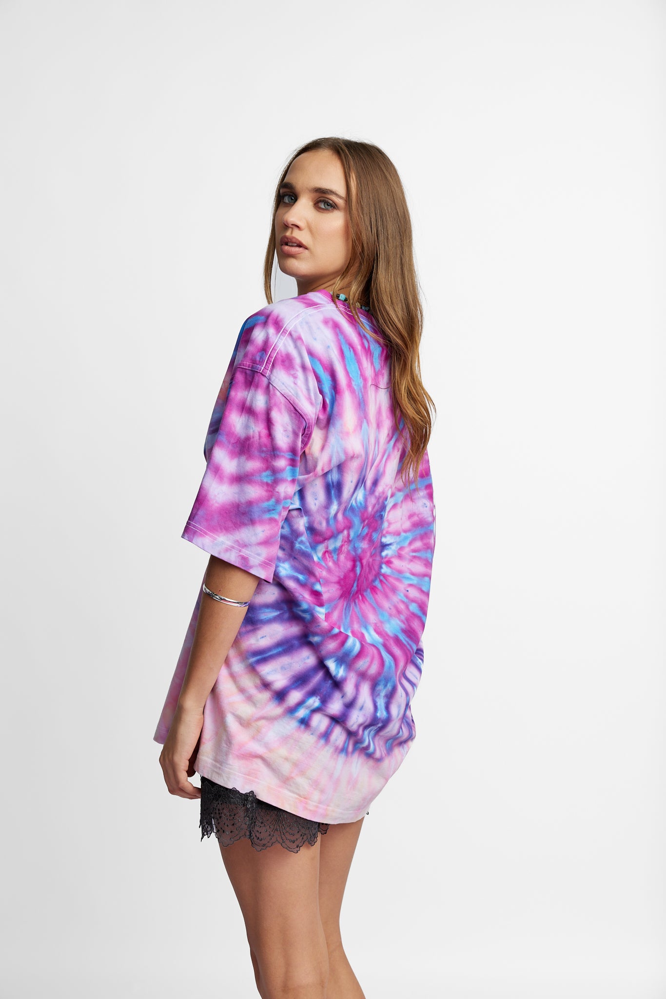 Oversized Mum Tee - Size L/XL - Only Lovers Left