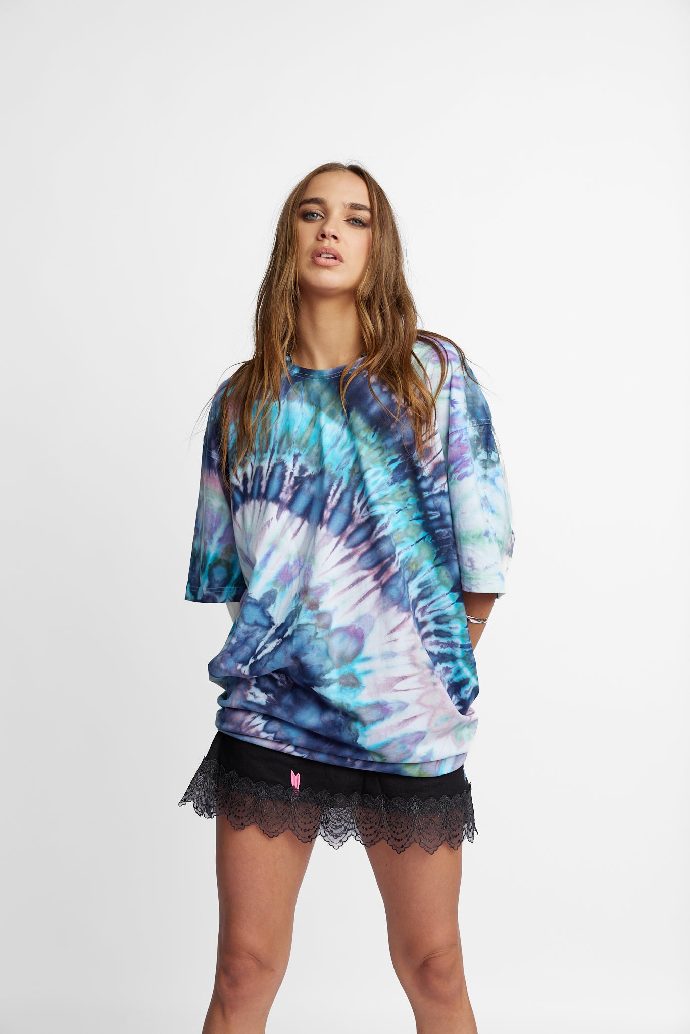 Oversized Mum Tee - Size L/XL - Only Lovers Left