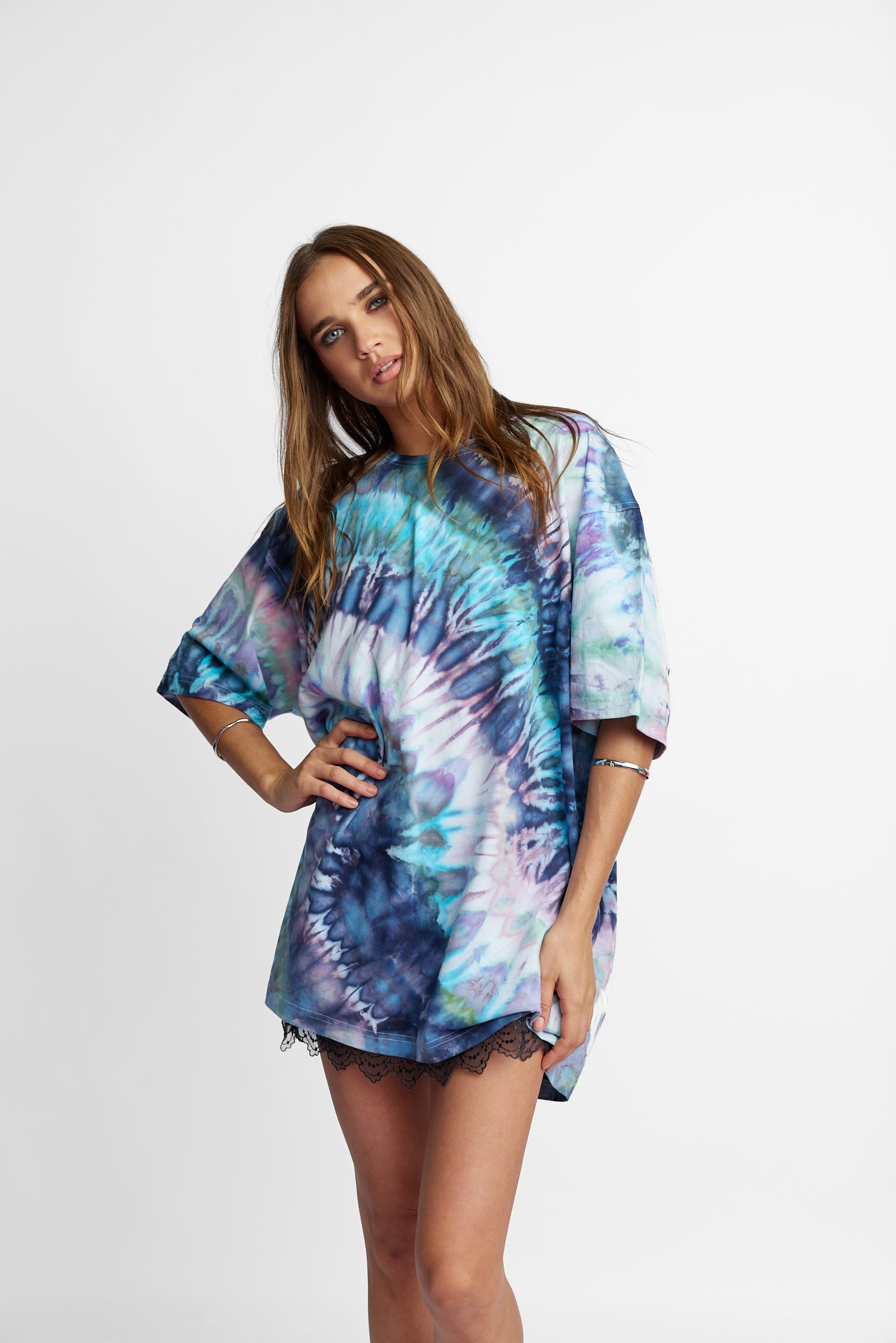 Oversized Mum Tee - Size L/XL - Only Lovers Left