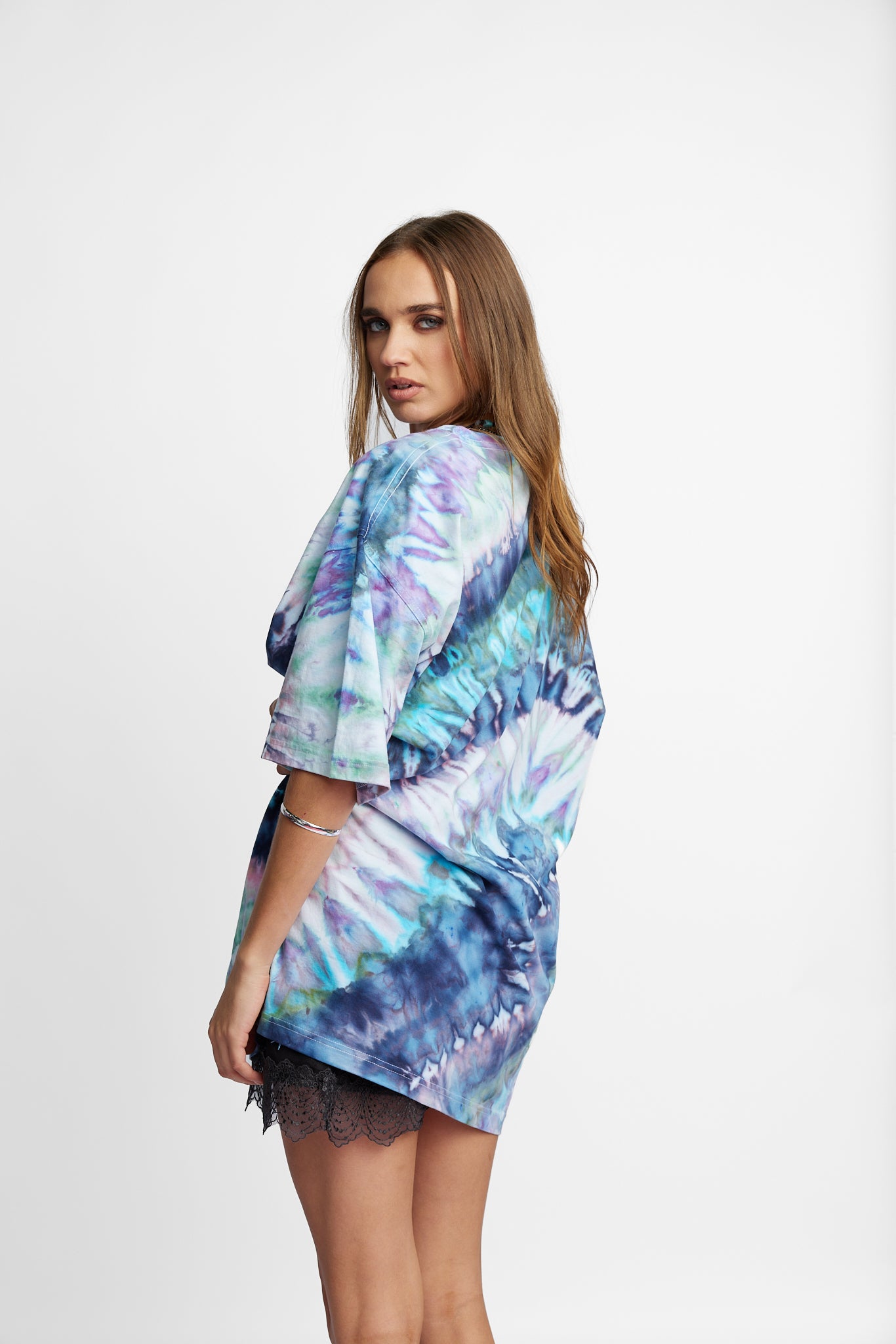 Oversized Mum Tee - Size L/XL - Only Lovers Left
