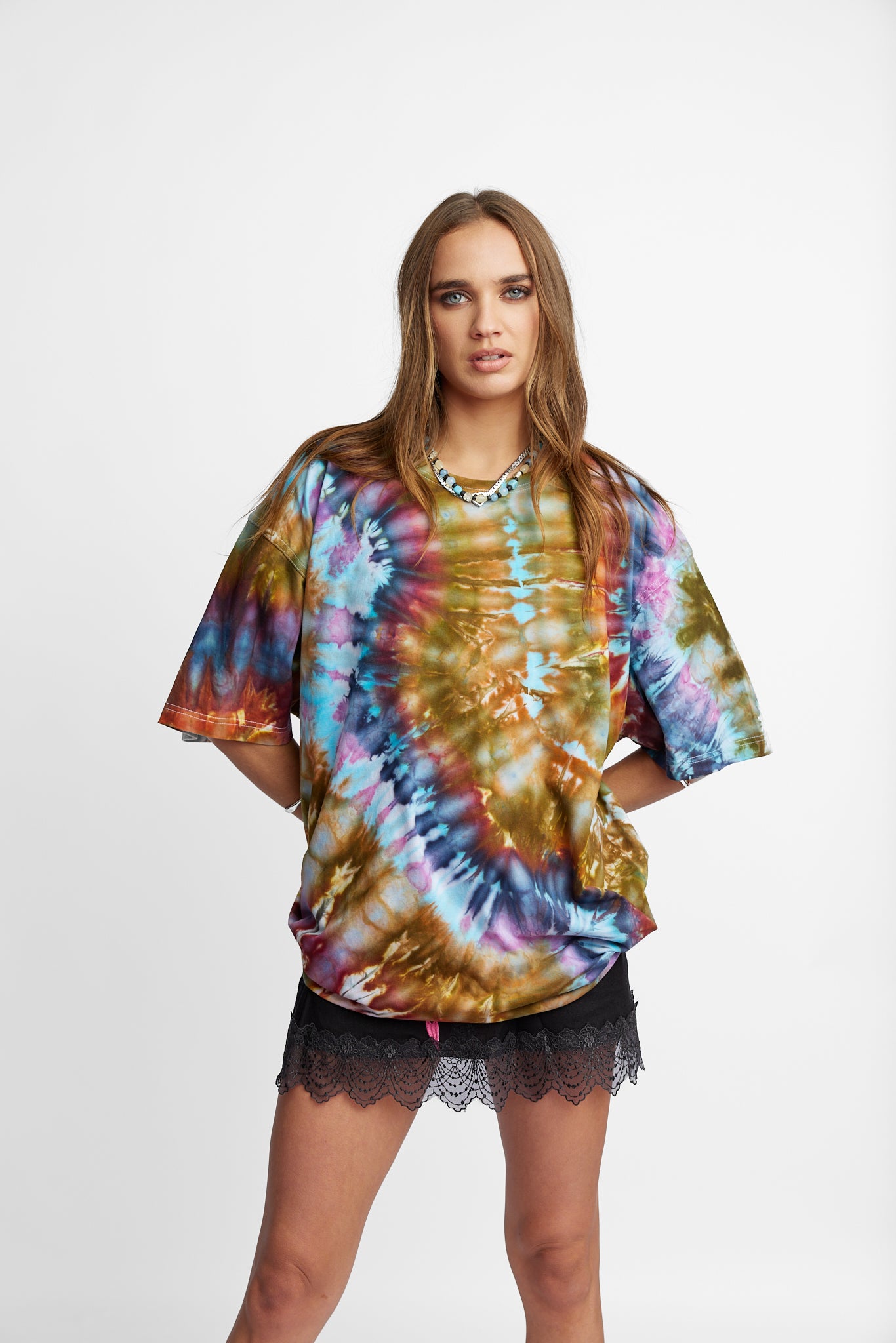 Oversized Mum Tee - Size L/XL - Only Lovers Left
