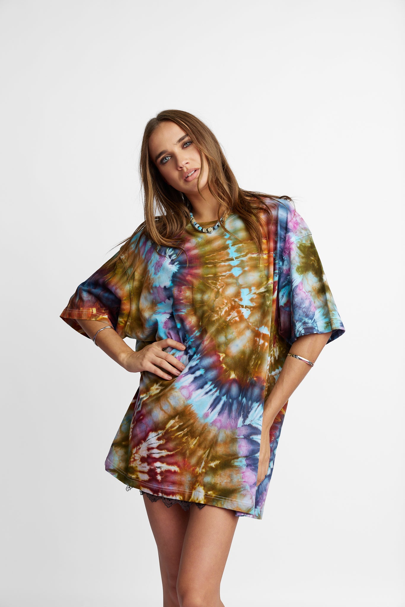Oversized Mum Tee - Size L/XL - Only Lovers Left