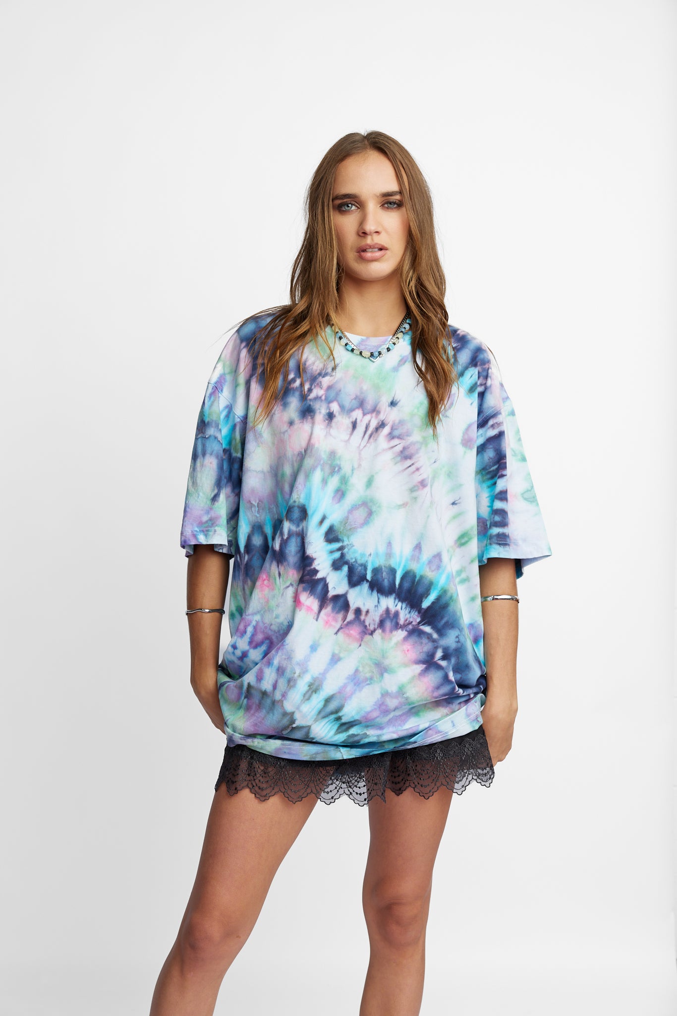 Oversized Mum Tee - Size L/XL - Only Lovers Left