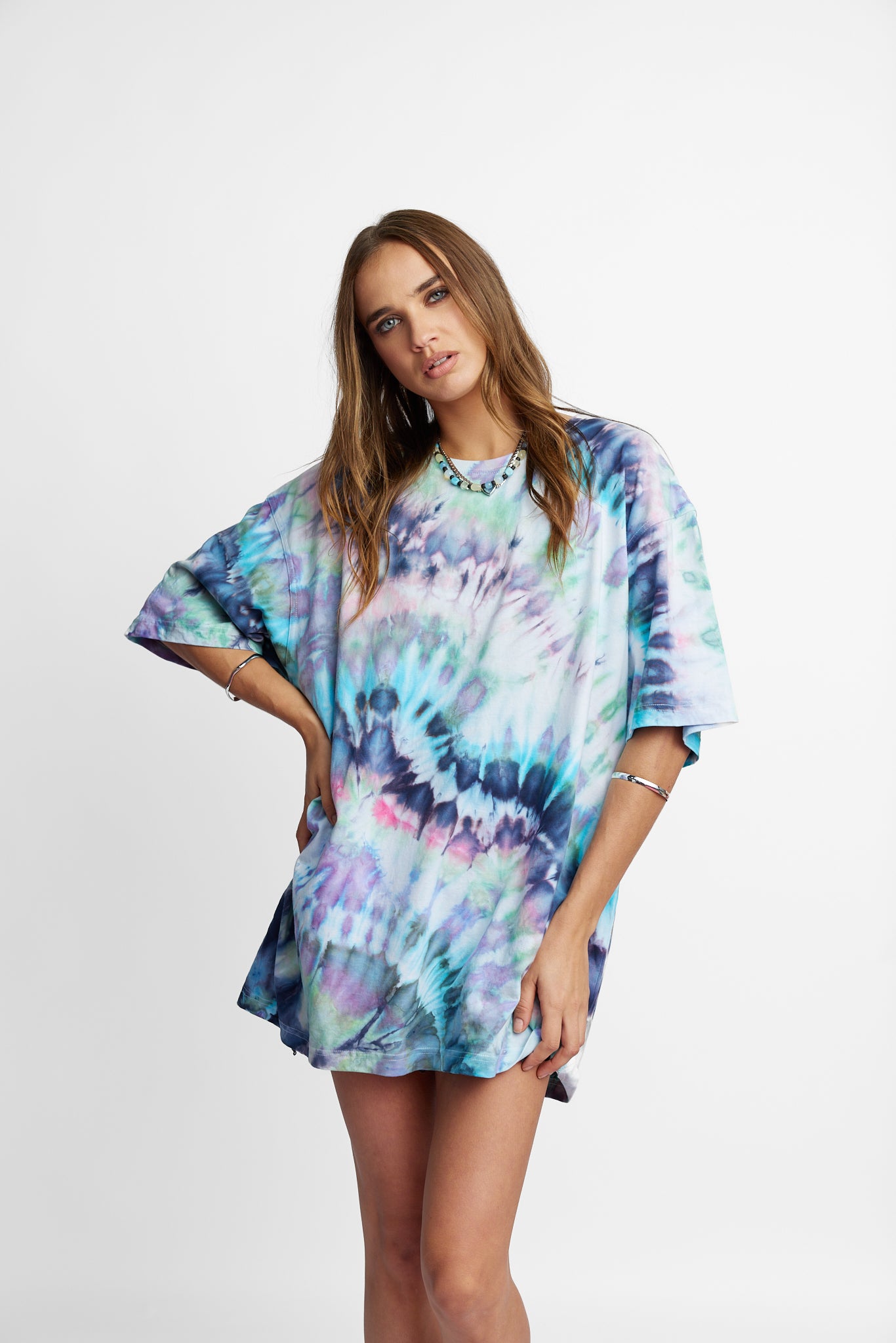 Oversized Mum Tee - Size L/XL - Only Lovers Left