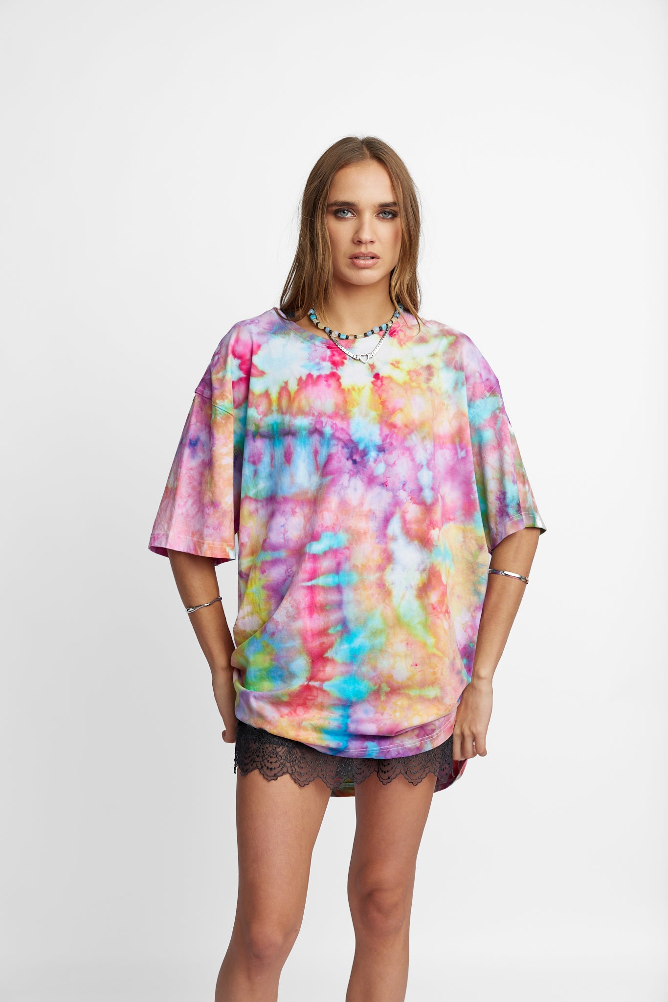 Oversized Mum Tee - Size L/XL - Only Lovers Left