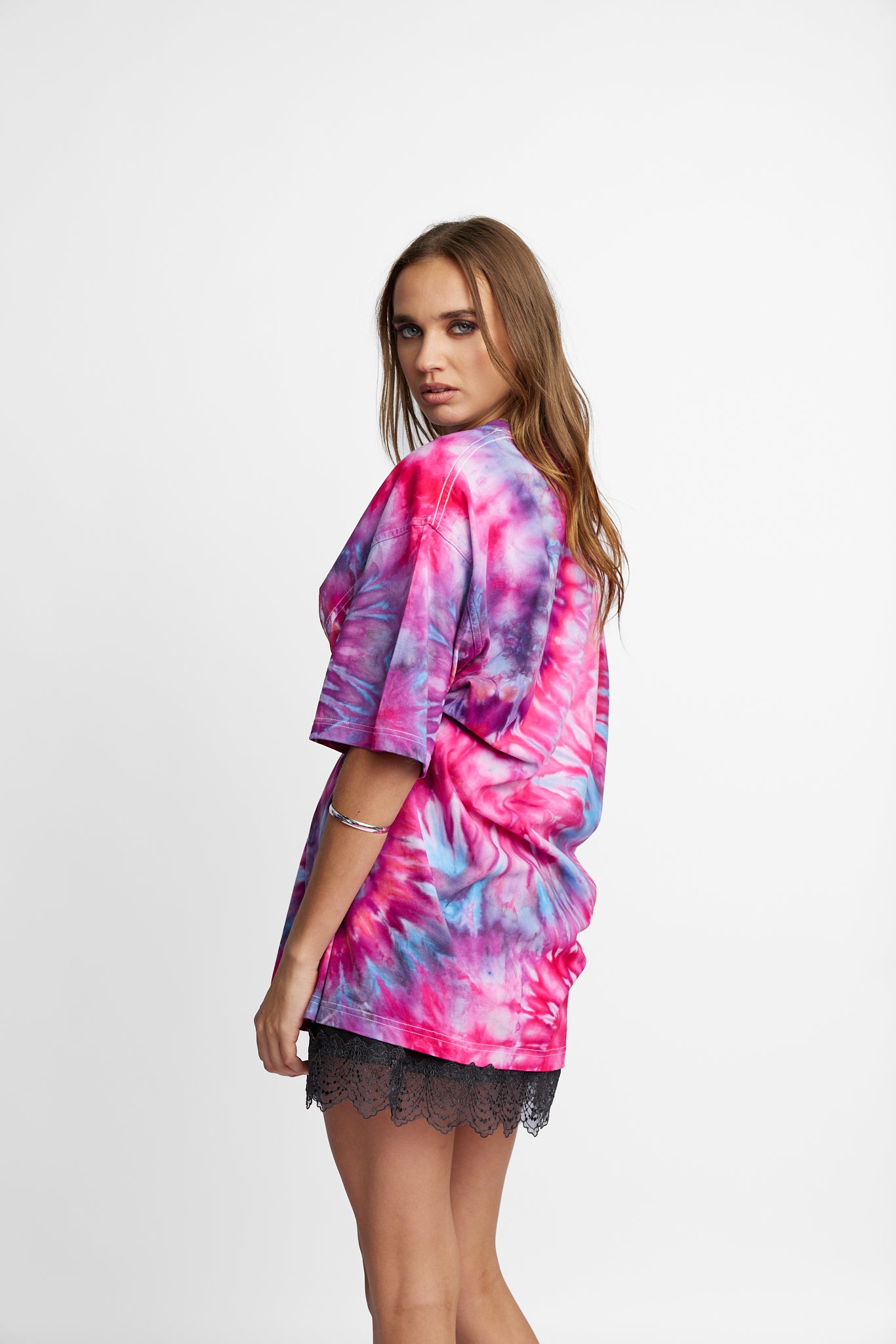 Oversized Mum Tee - Size L/XL - Only Lovers Left