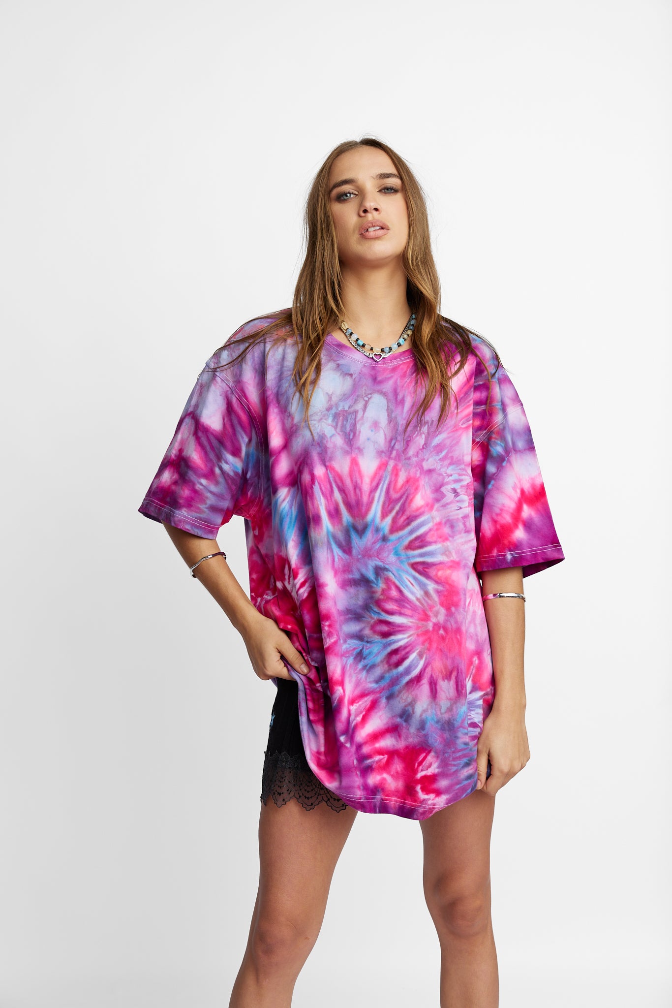 Oversized Mum Tee - Size L/XL - Only Lovers Left