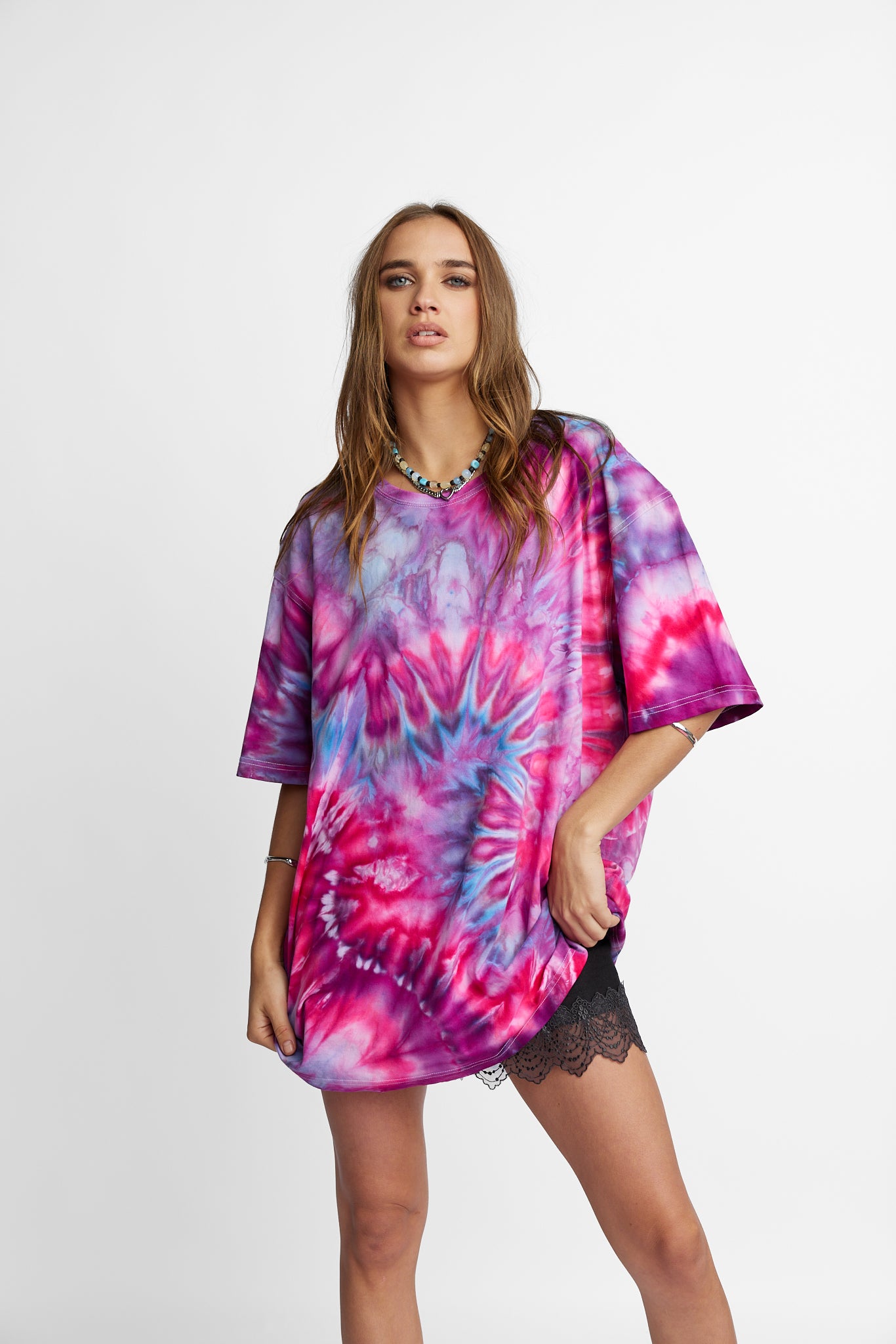 Oversized Mum Tee - Size L/XL - Only Lovers Left