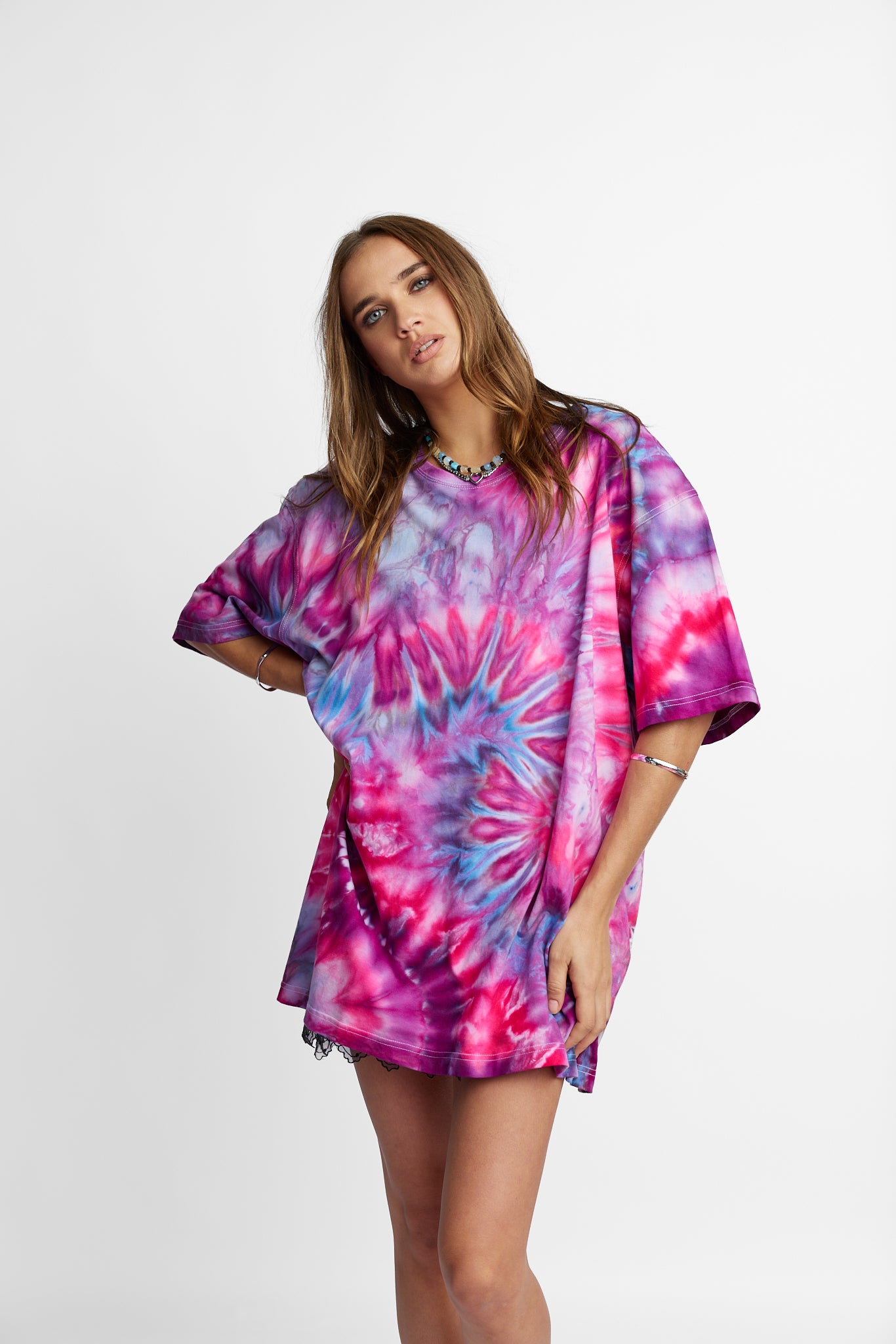 Oversized Mum Tee - Size L/XL - Only Lovers Left