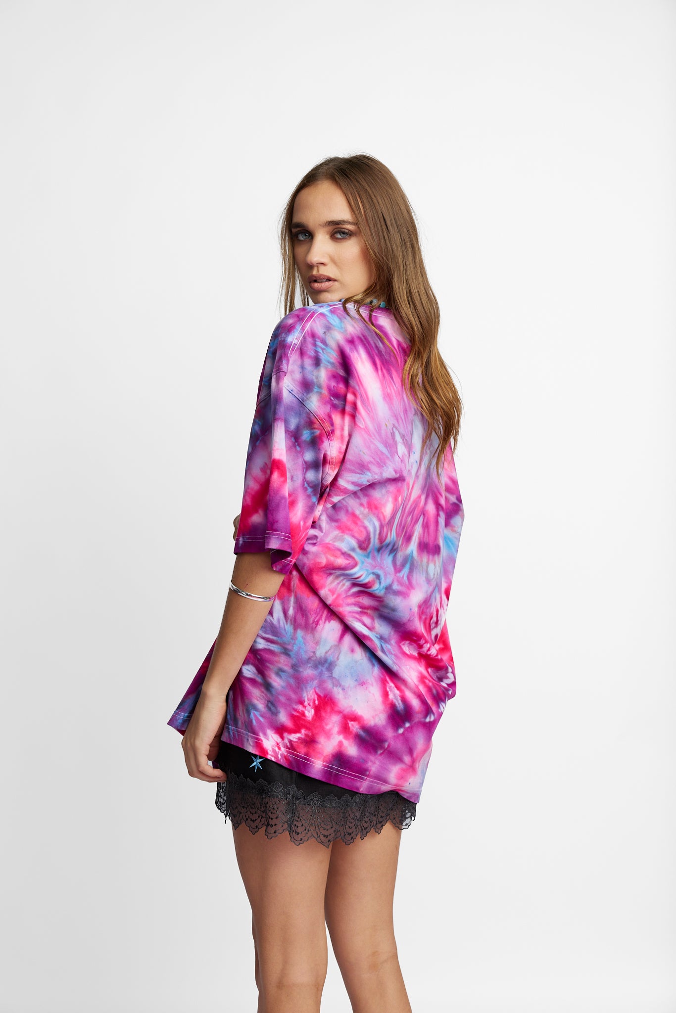 Oversized Mum Tee - Size L/XL - Only Lovers Left