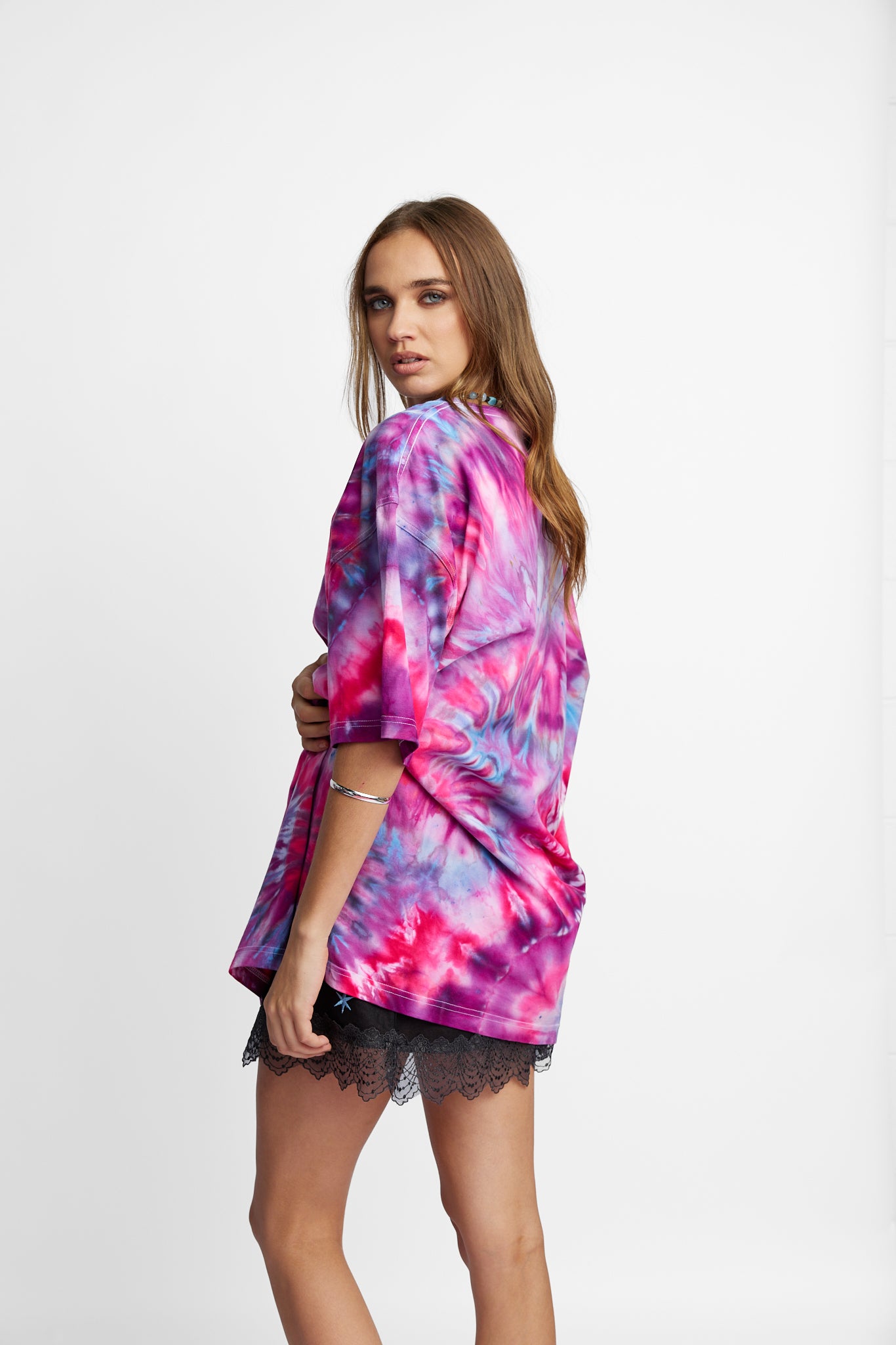 Oversized Mum Tee - Size L/XL - Only Lovers Left