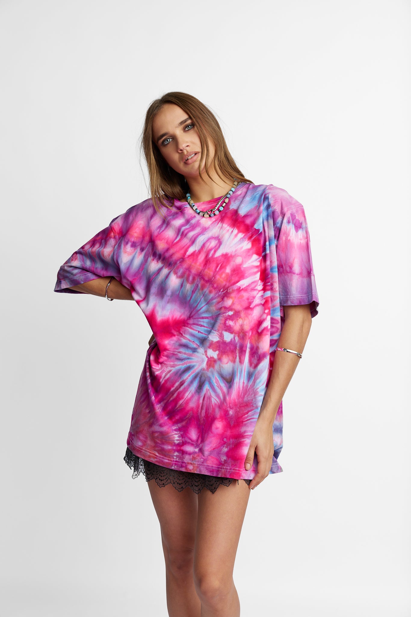 Oversized Mum Tee - Size L/XL - Only Lovers Left
