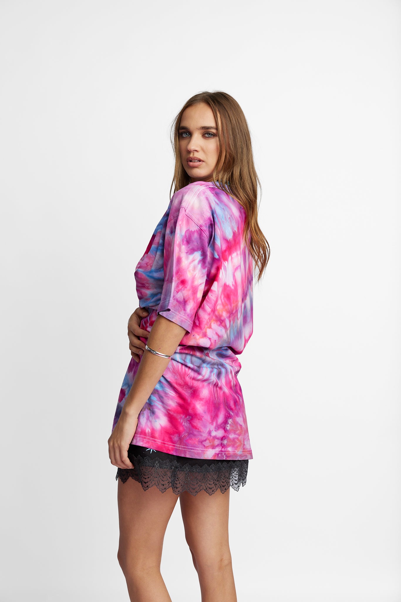 Oversized Mum Tee - Size L/XL - Only Lovers Left
