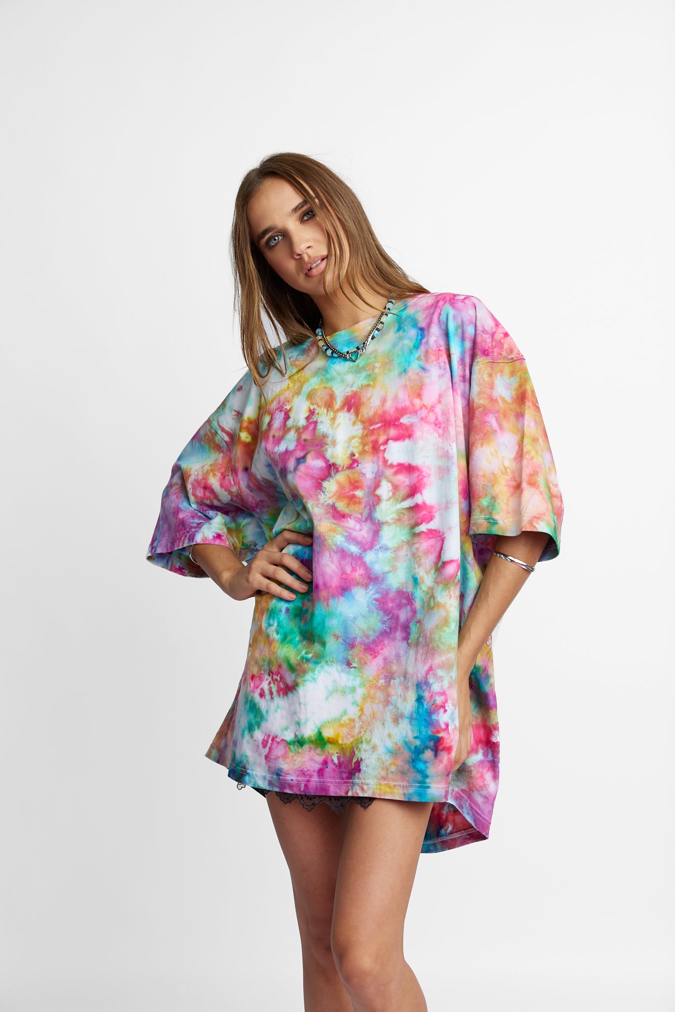 Oversized Mum Tee - Size 2XL/3XL - Only Lovers Left