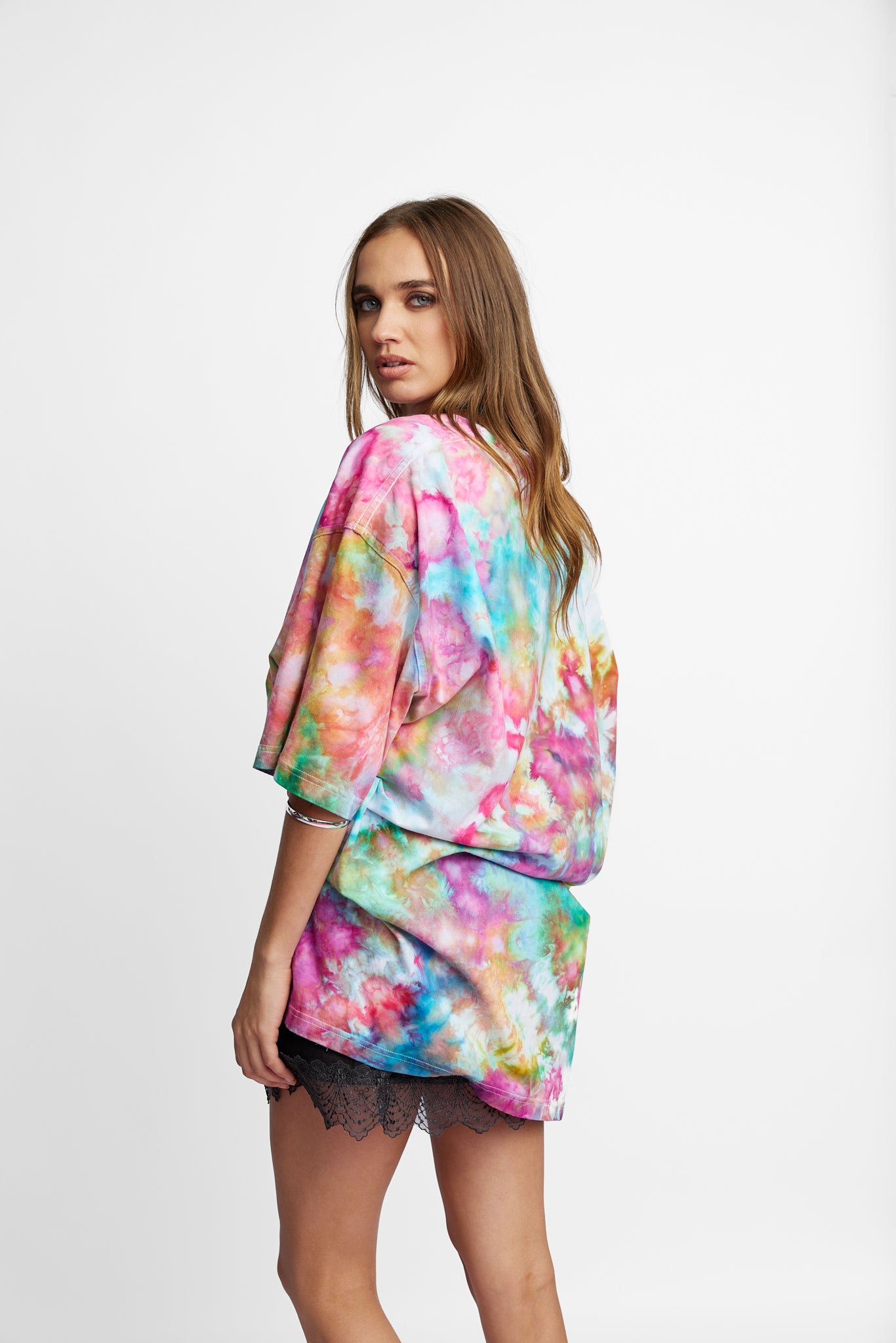 Oversized Mum Tee - Size 2XL/3XL - Only Lovers Left