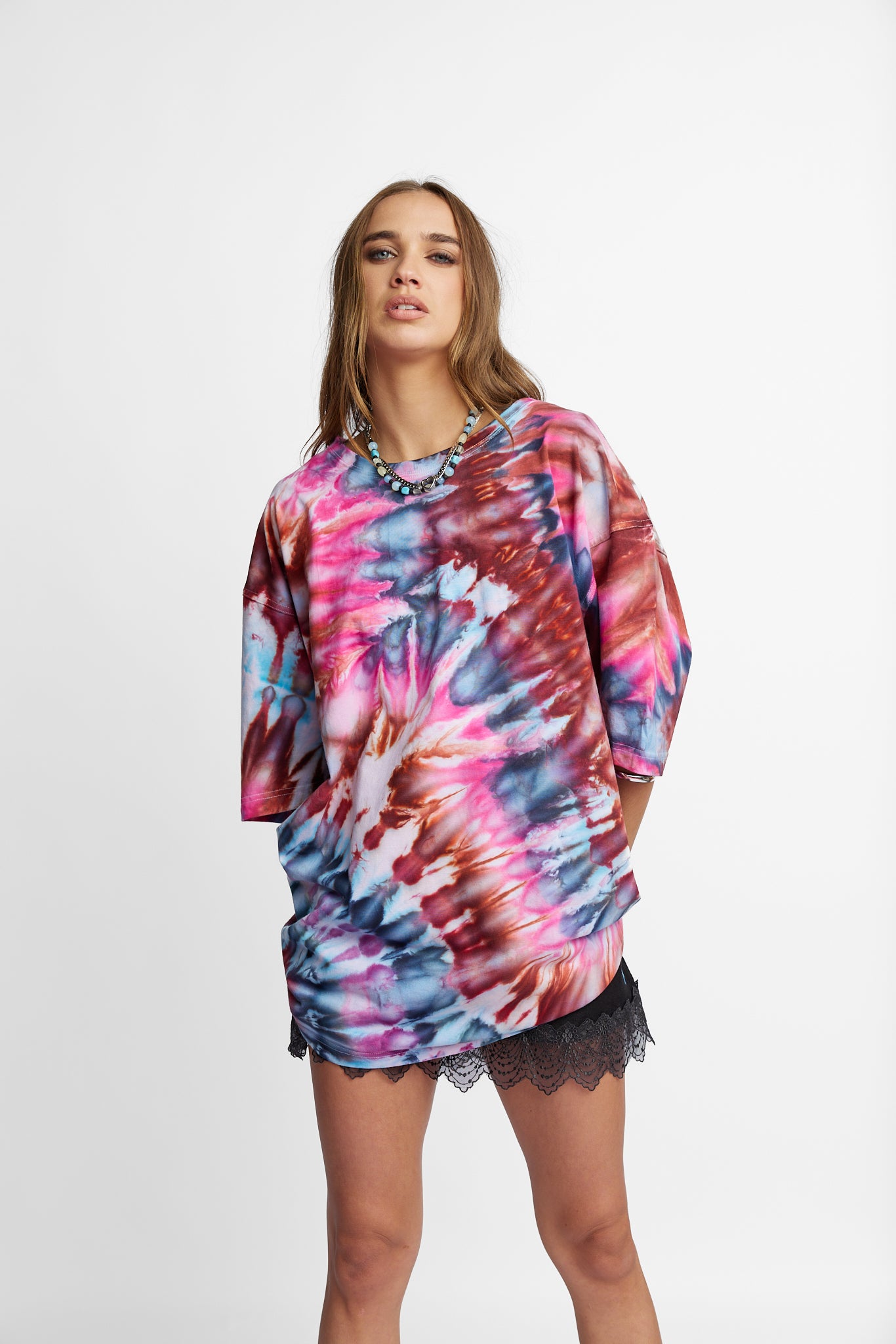 Oversized Mum Tee - Size 2XL/3XL - Only Lovers Left