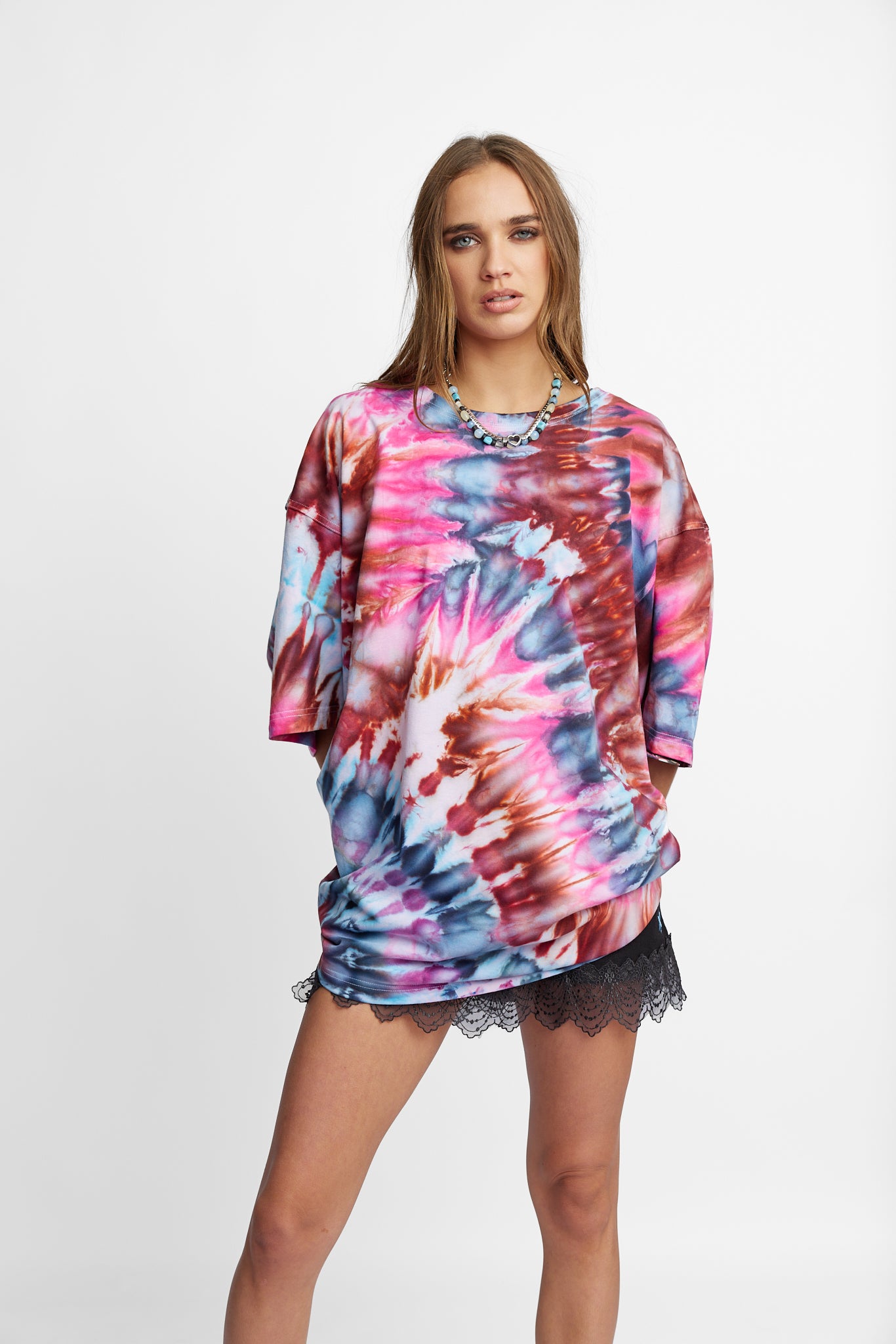 Oversized Mum Tee - Size 2XL/3XL - Only Lovers Left