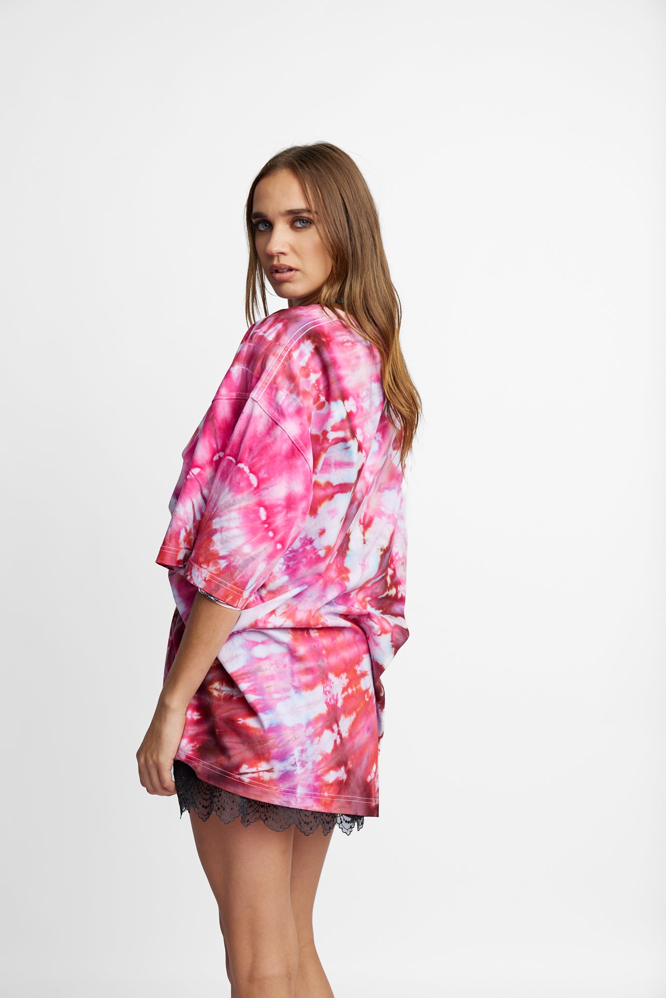 Oversized Mum Tee - Size 2XL/3XL - Only Lovers Left