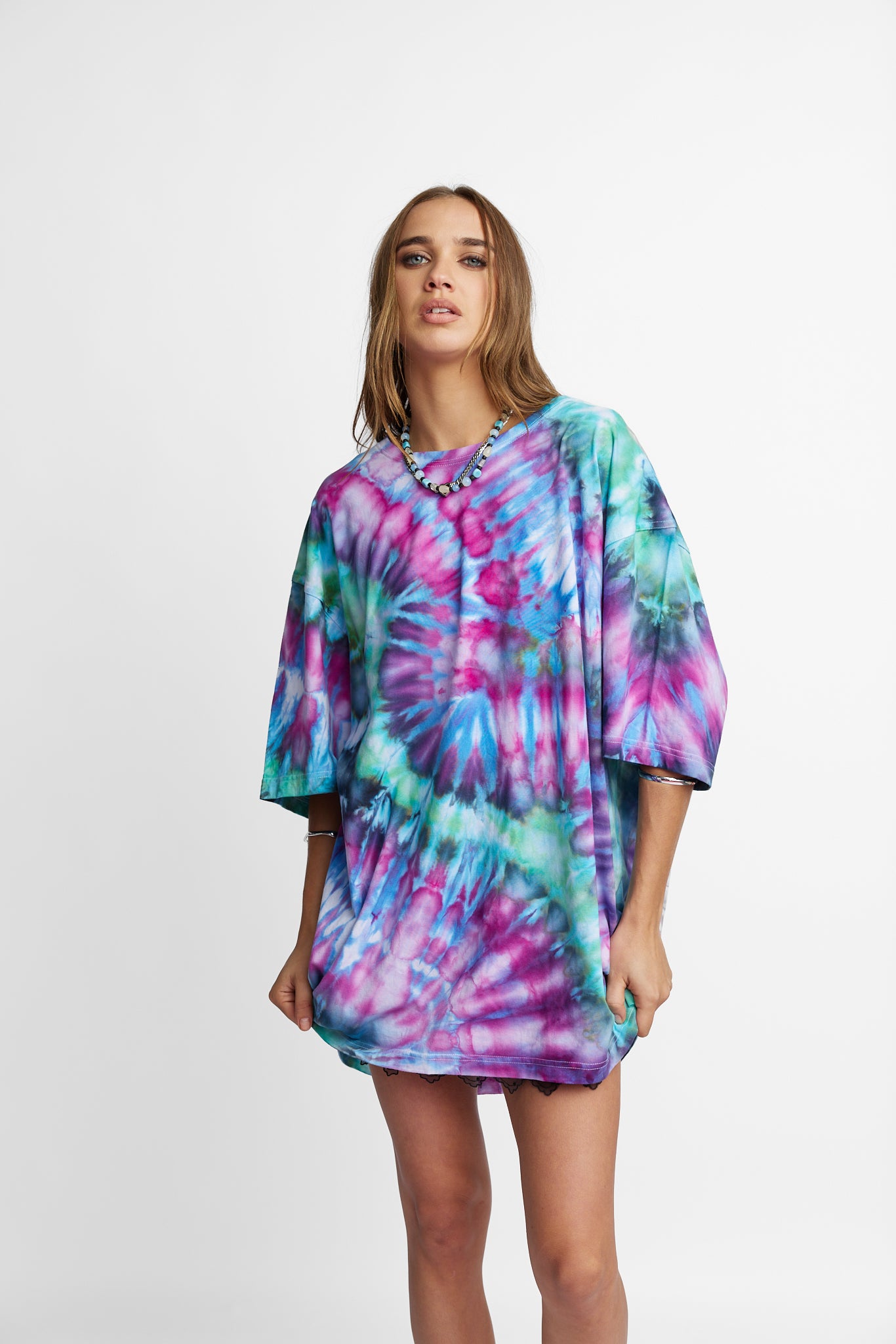 Oversized Mum Tee - Size 2XL/3XL - Only Lovers Left