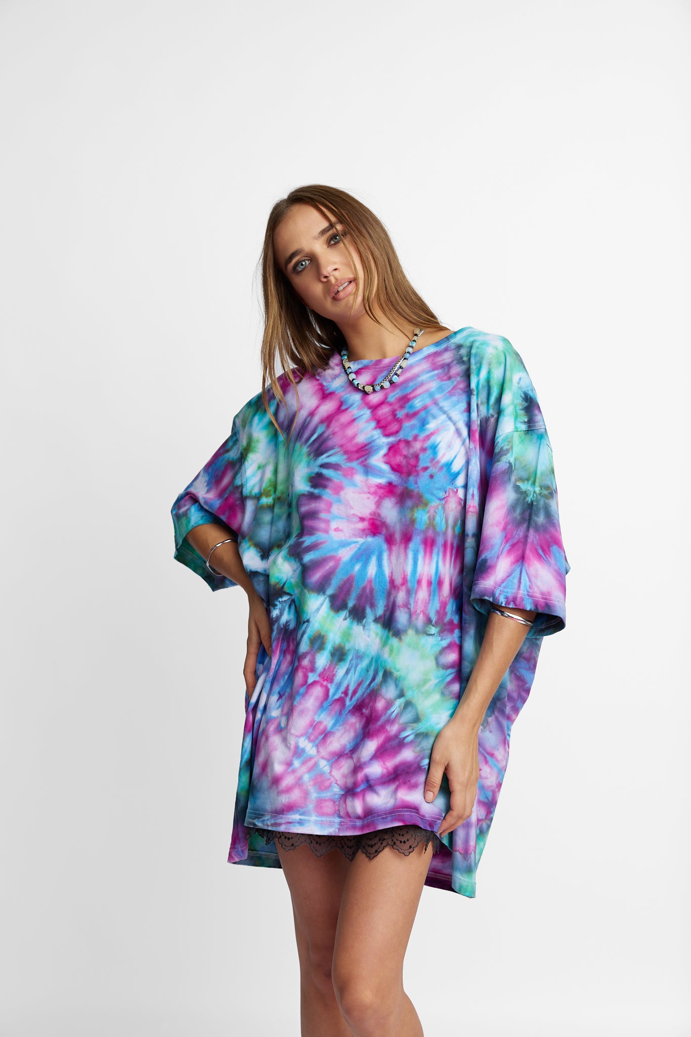 Oversized Mum Tee - Size 2XL/3XL - Only Lovers Left