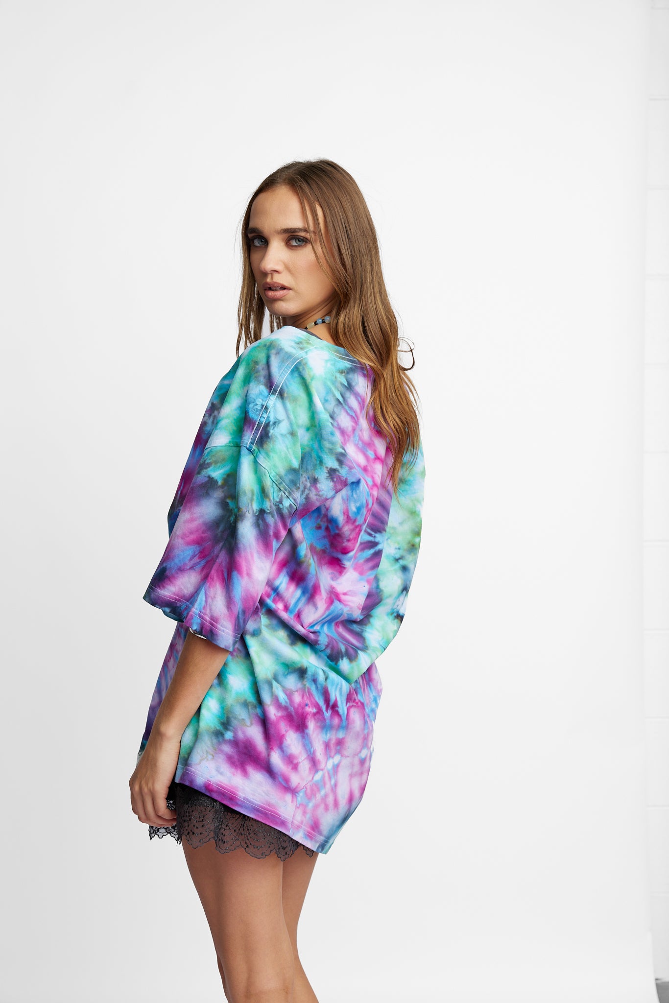 Oversized Mum Tee - Size 2XL/3XL - Only Lovers Left