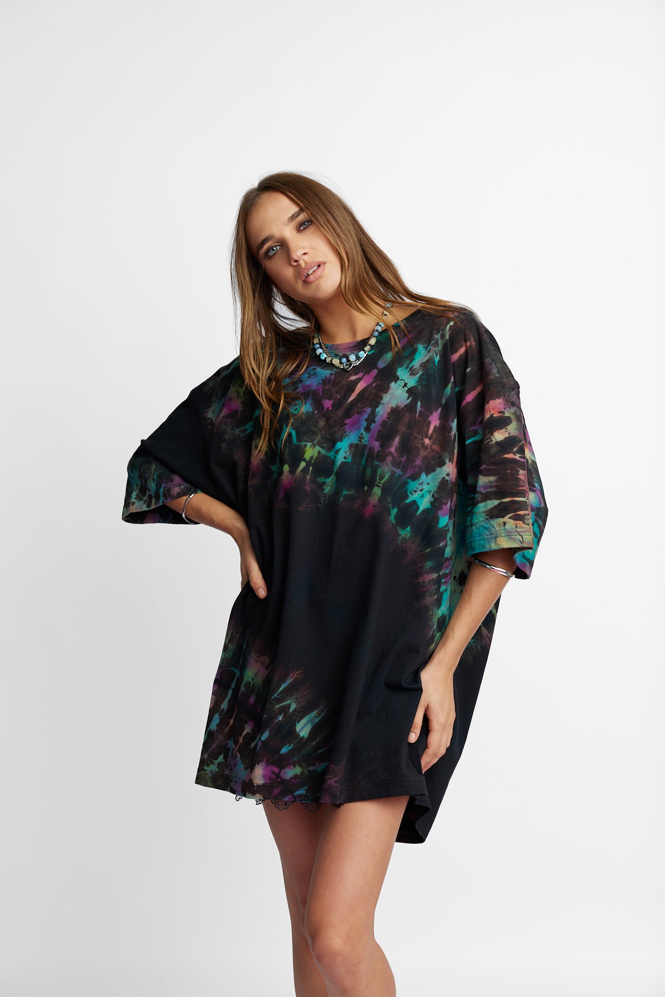 Oversized Mum Tee - Size 2XL/3XL - Only Lovers Left