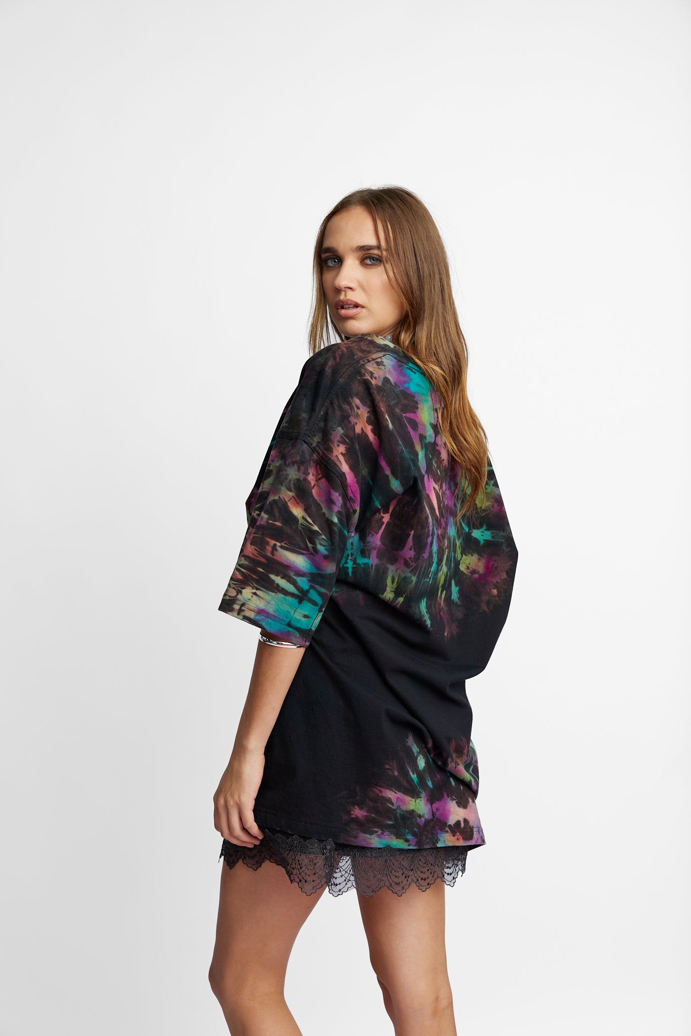 Oversized Mum Tee - Size 2XL/3XL - Only Lovers Left