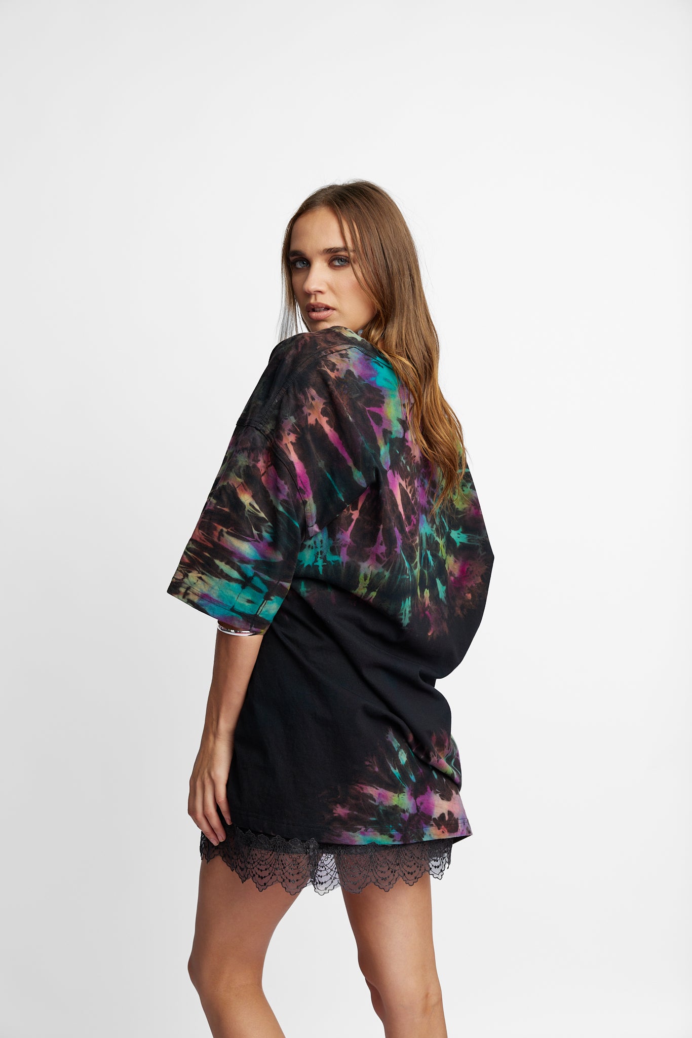 Oversized Mum Tee - Size 2XL/3XL - Only Lovers Left