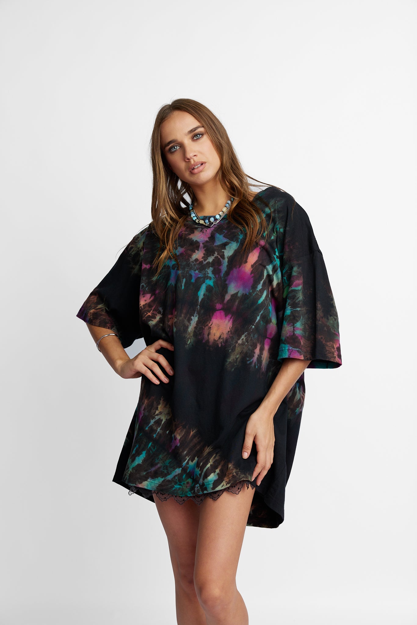 Oversized Mum Tee - Size 2XL/3XL - Only Lovers Left