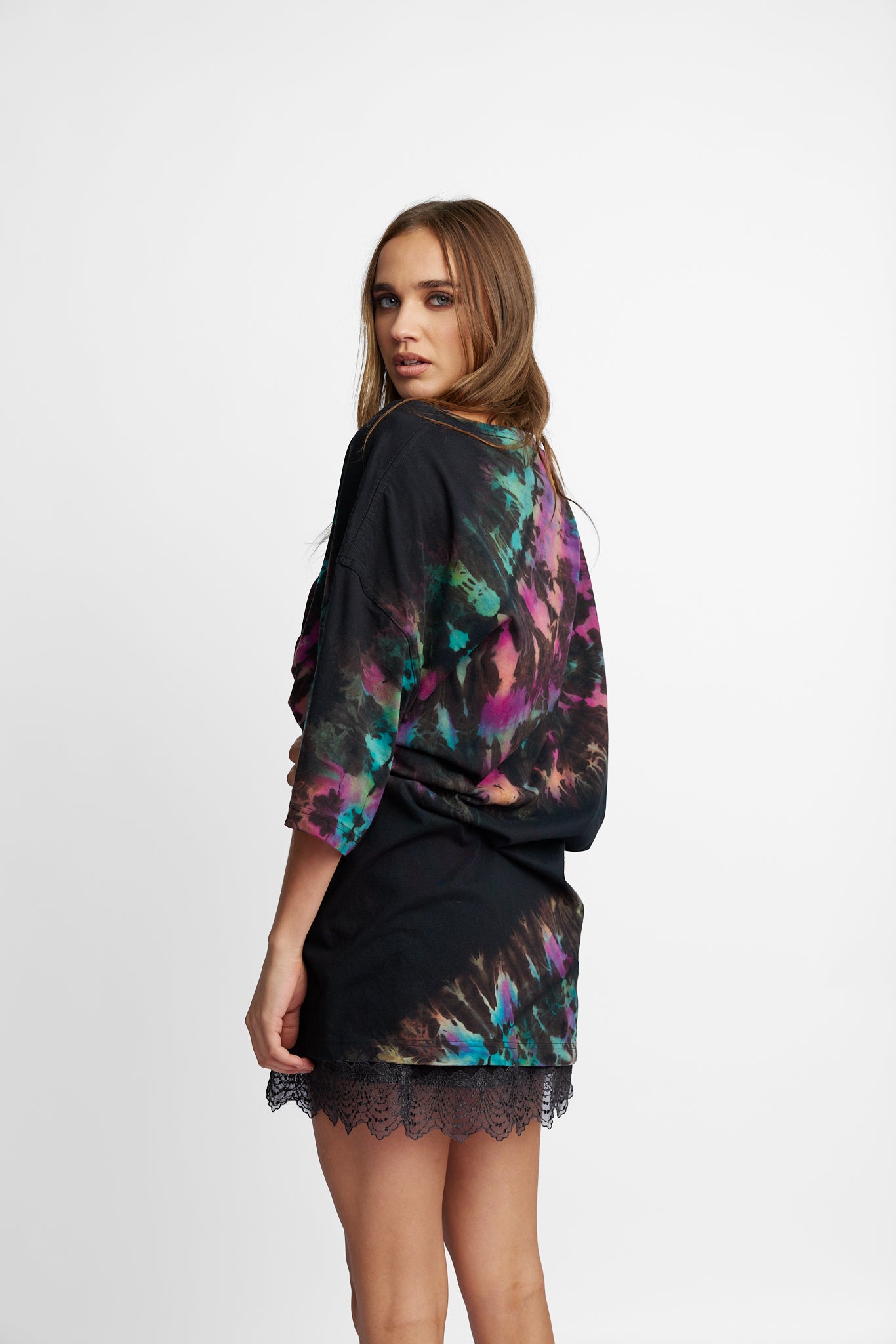 Oversized Mum Tee - Size 2XL/3XL - Only Lovers Left