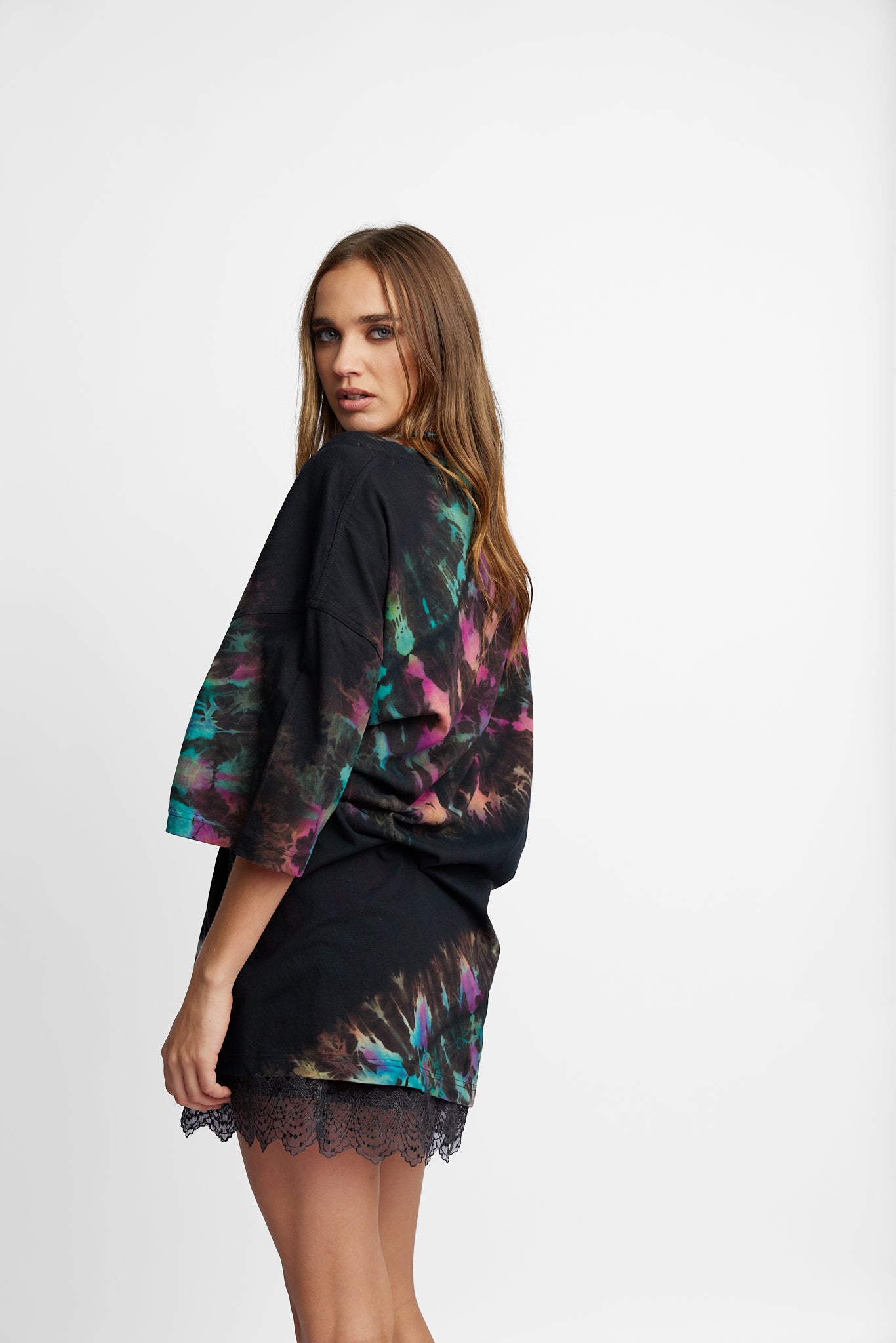 Oversized Mum Tee - Size 2XL/3XL - Only Lovers Left