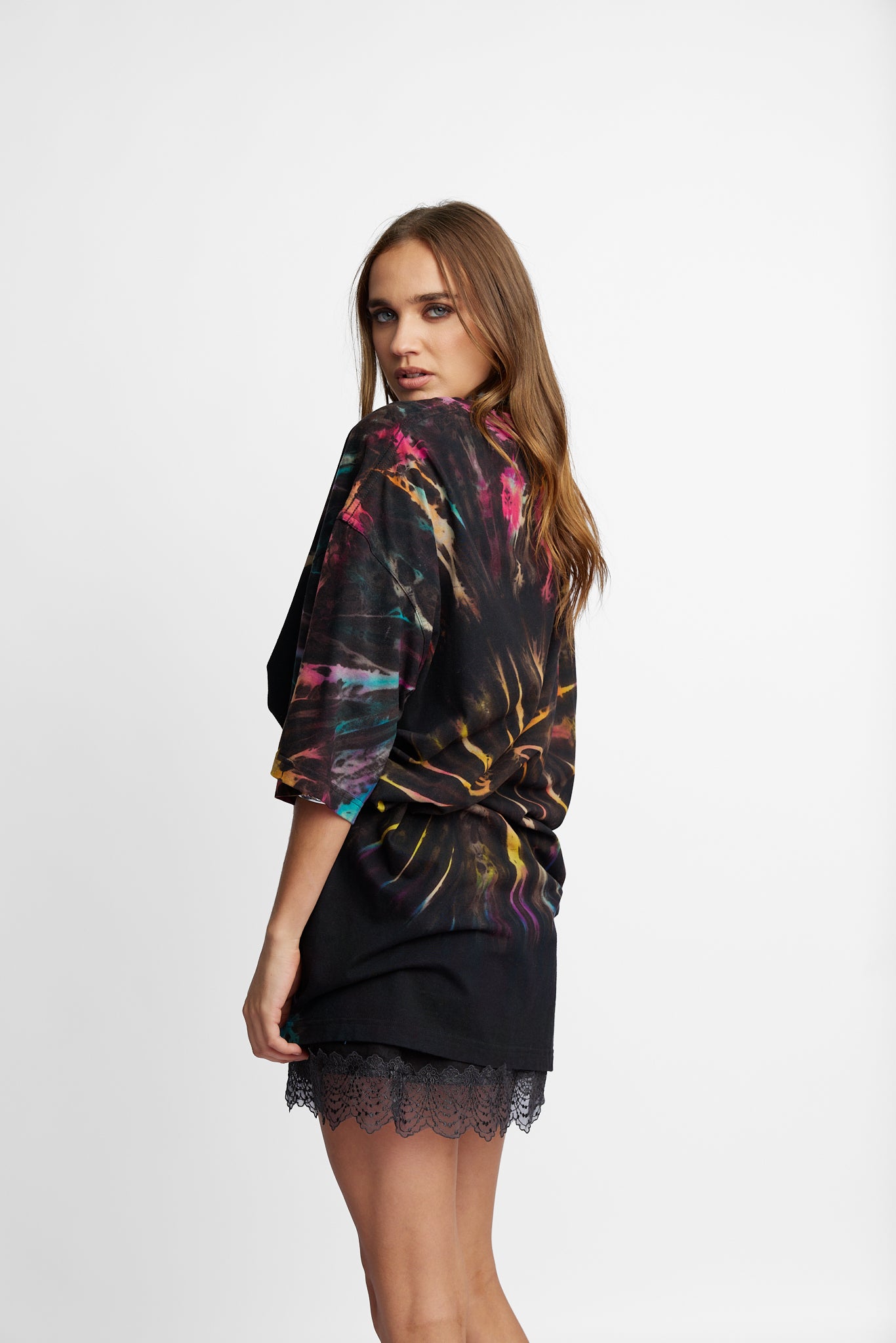 Oversized Mum Tee - Size 2XL/3XL - Only Lovers Left