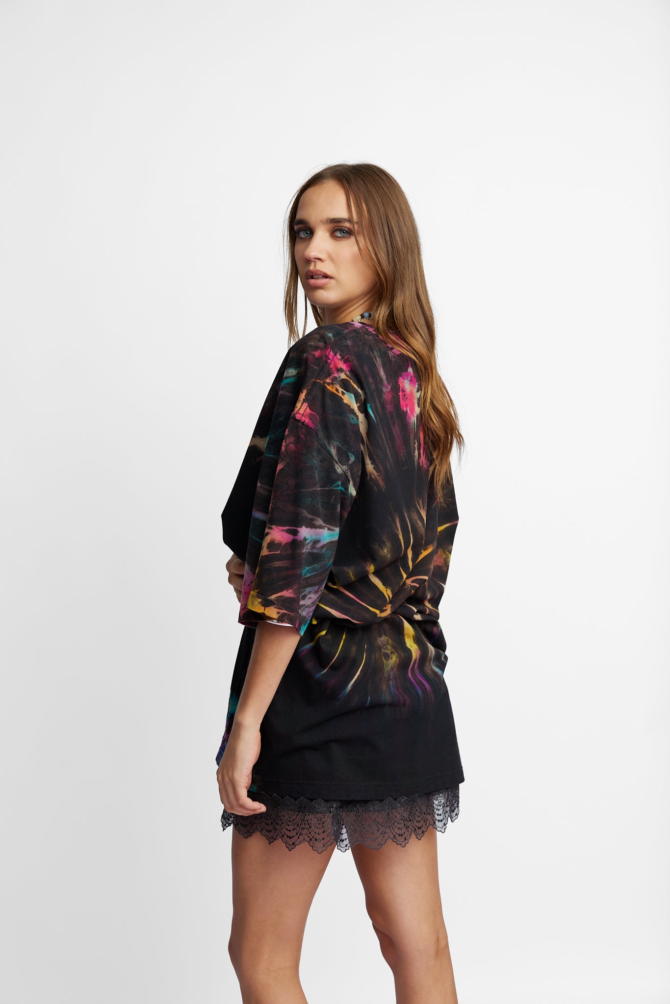 Oversized Mum Tee - Size 2XL/3XL - Only Lovers Left