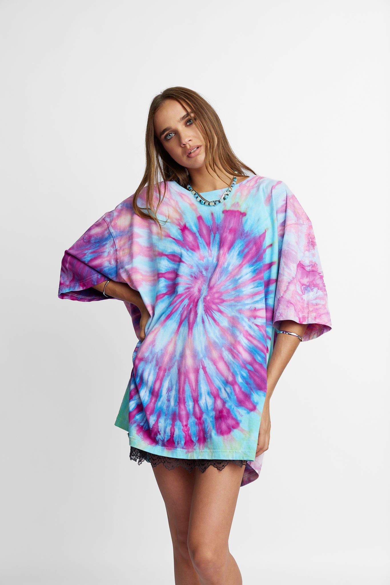 Oversized Mum Tee - Size 2XL/3XL - Only Lovers Left