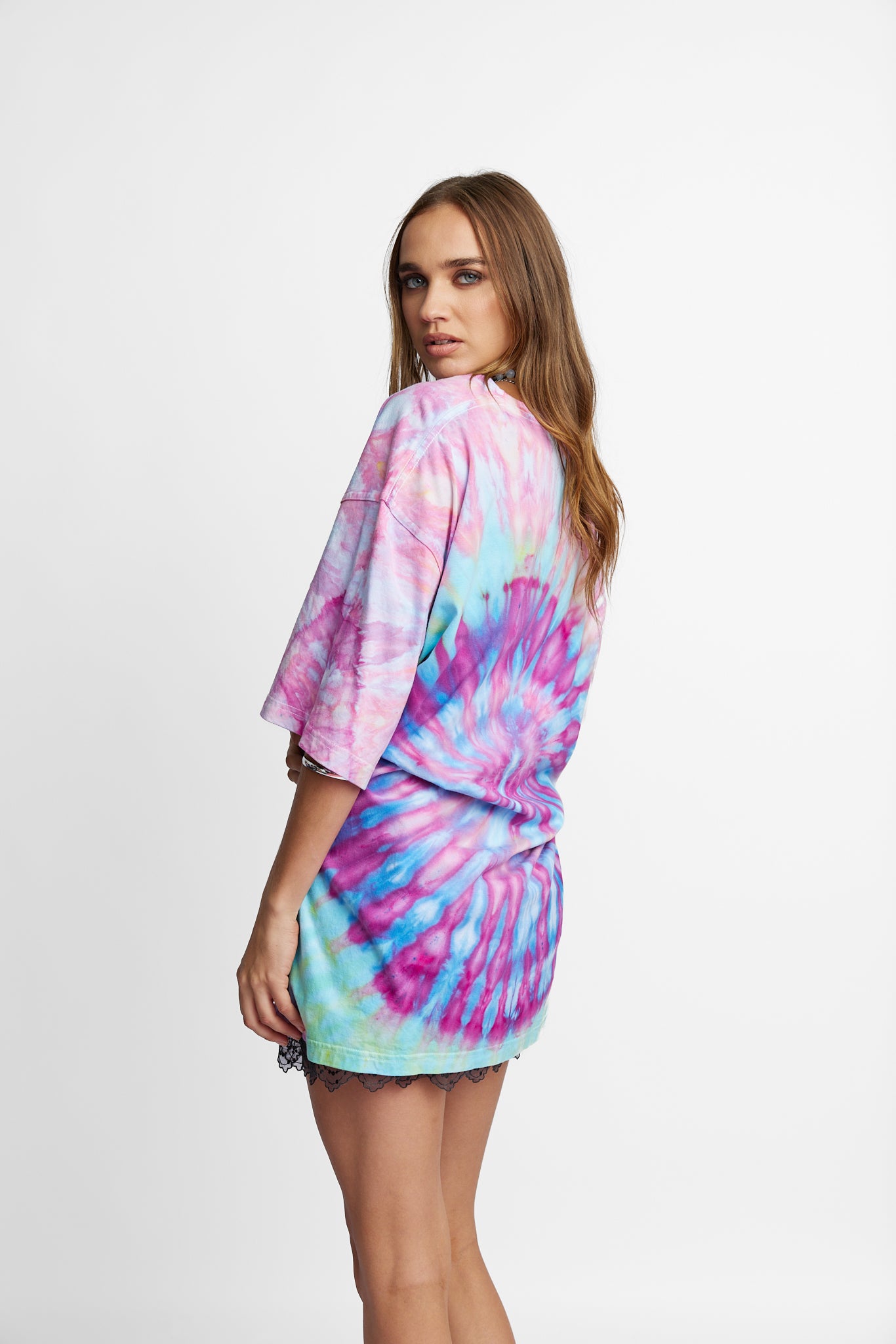 Oversized Mum Tee - Size 2XL/3XL - Only Lovers Left