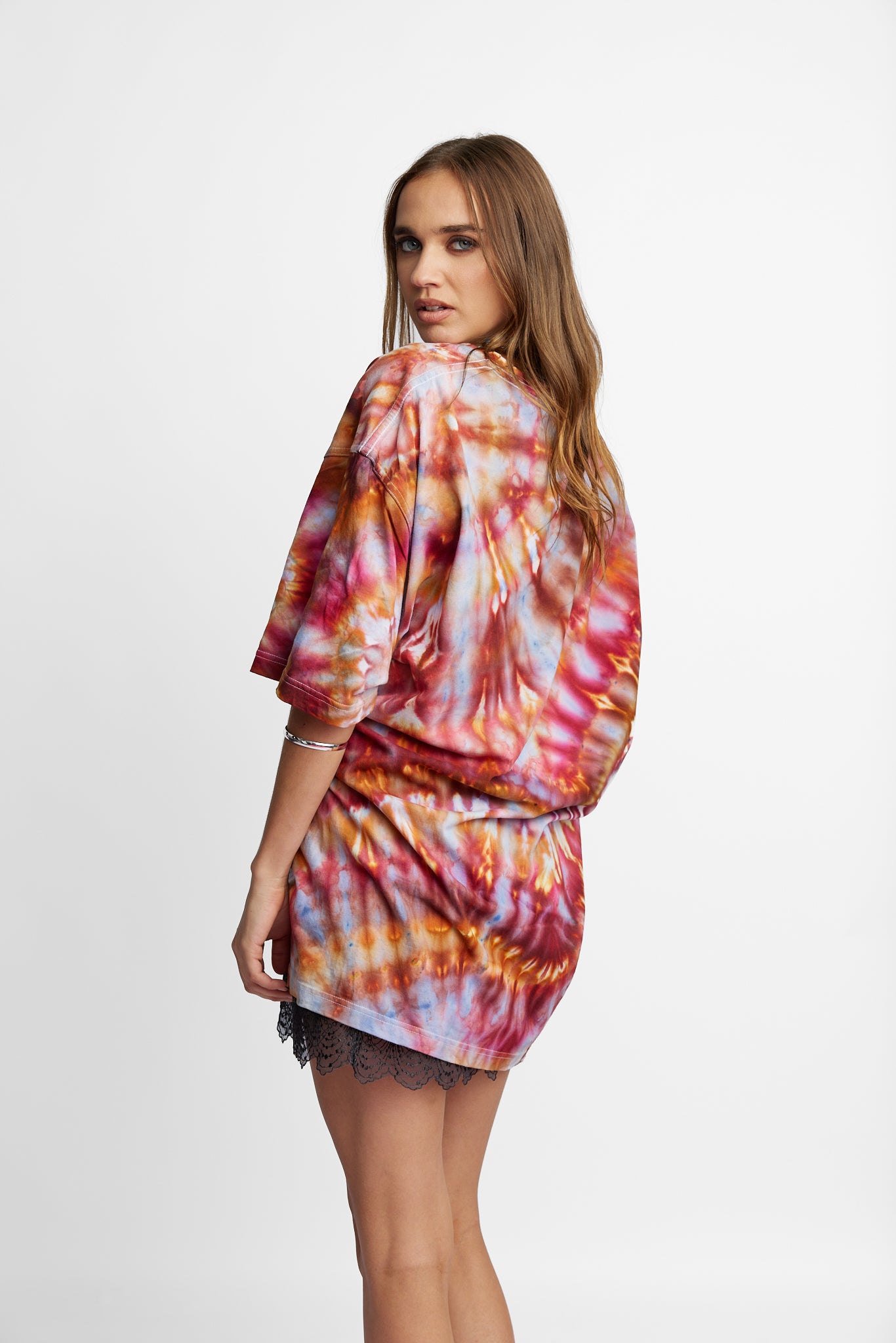 Oversized Mum Tee - Size 2XL/3XL - Only Lovers Left