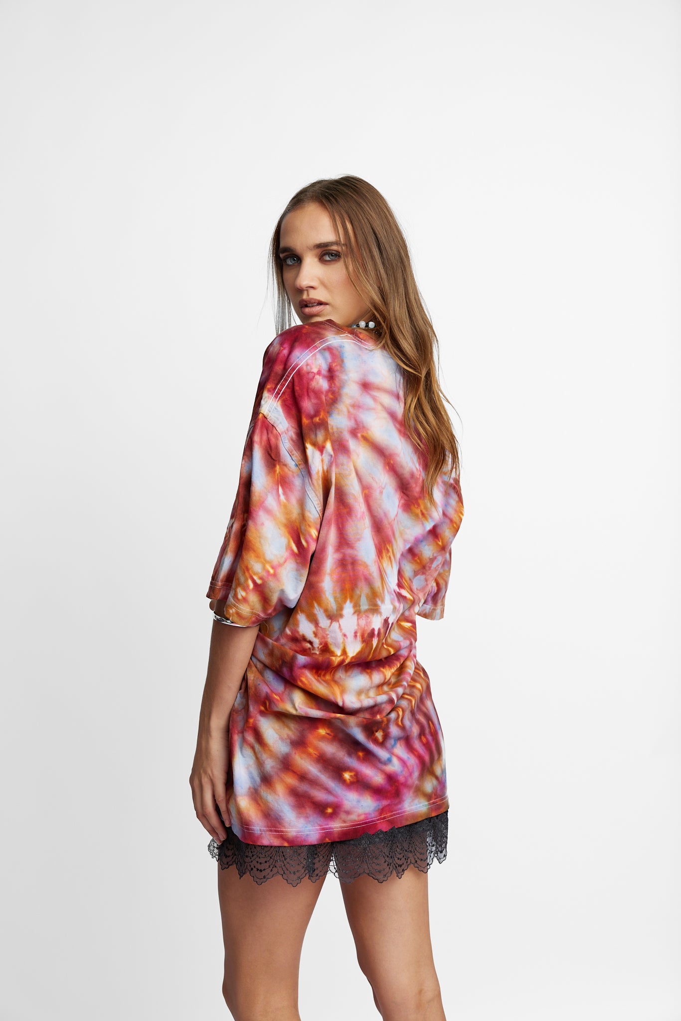 Oversized Mum Tee - Size 2XL/3XL - Only Lovers Left