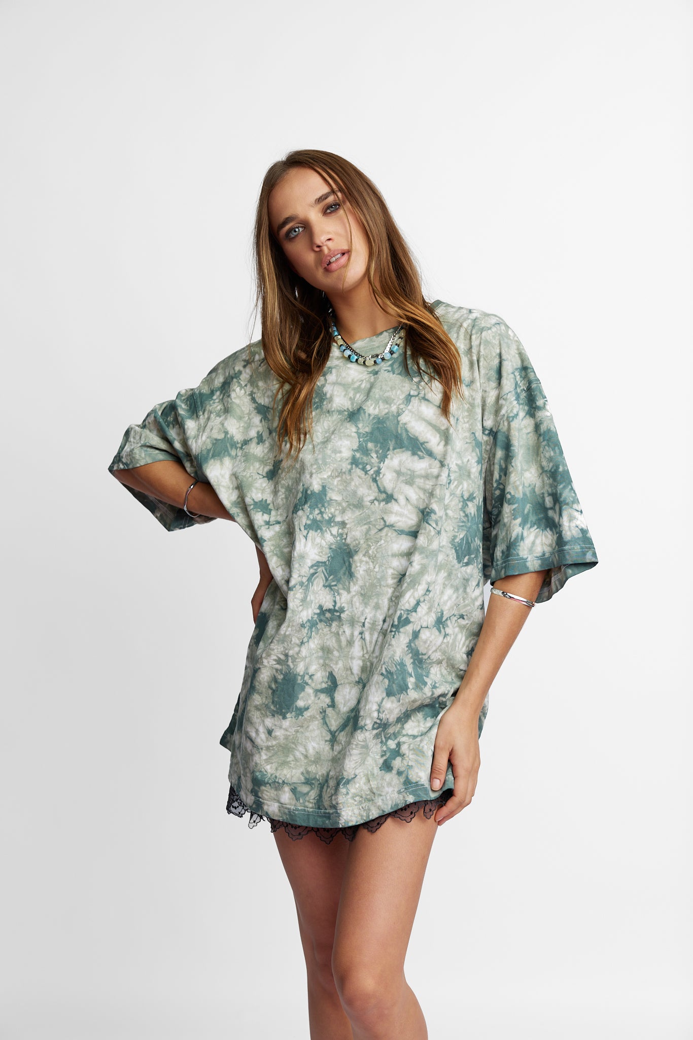 Oversized Mum Tee - Size 2XL/3XL - Only Lovers Left