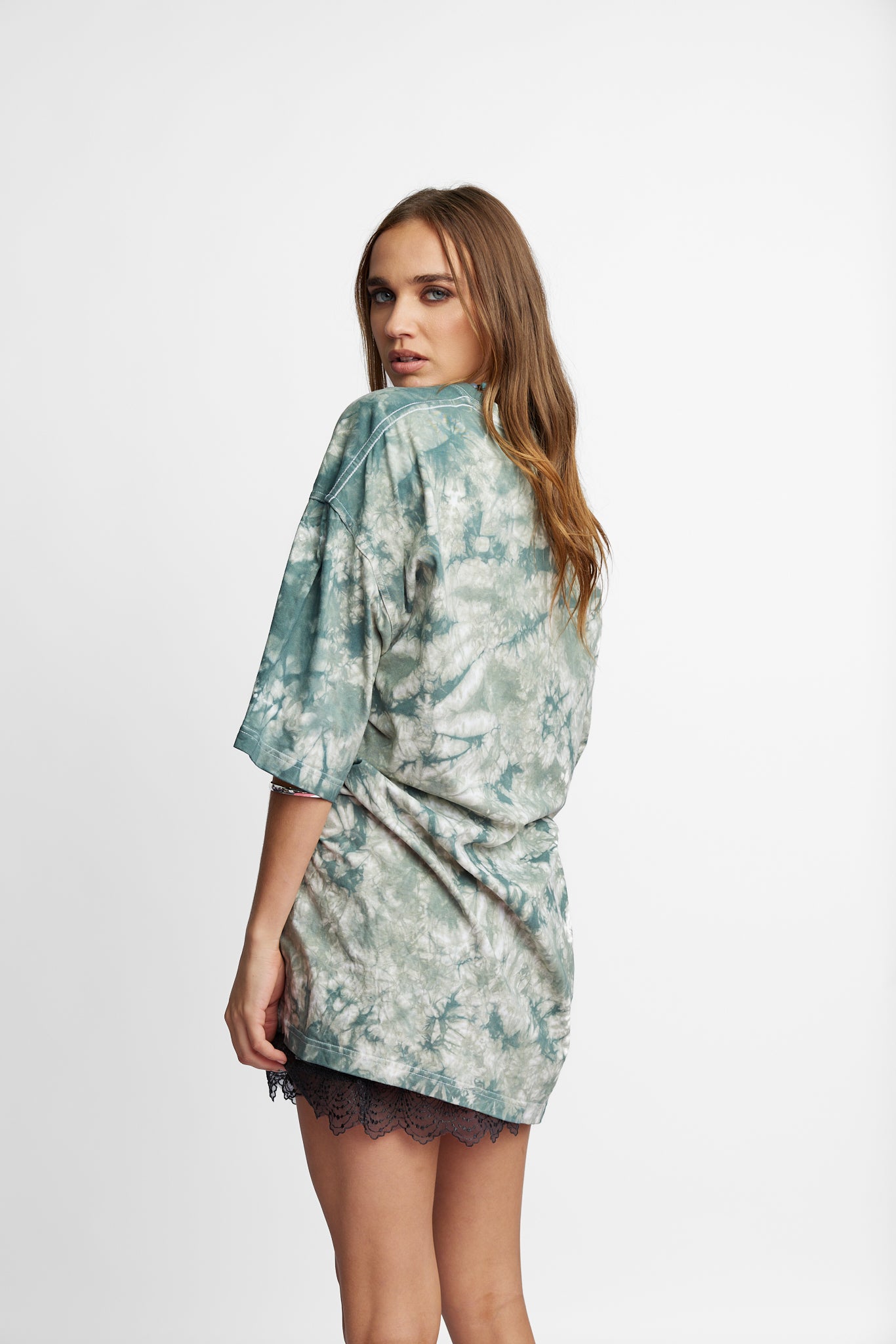 Oversized Mum Tee - Size 2XL/3XL - Only Lovers Left