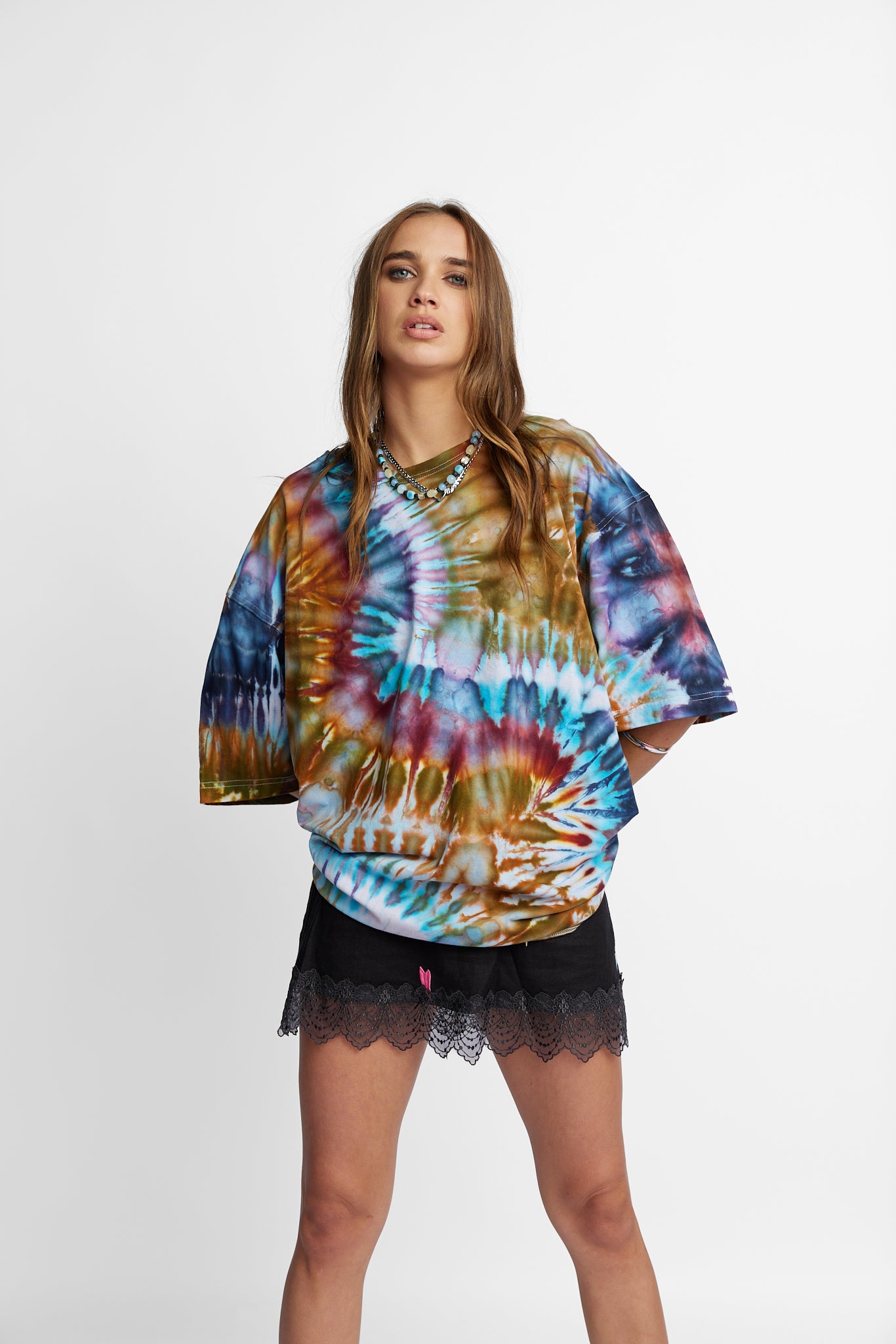 Oversized Mum Tee - Size 2XL/3XL - Only Lovers Left