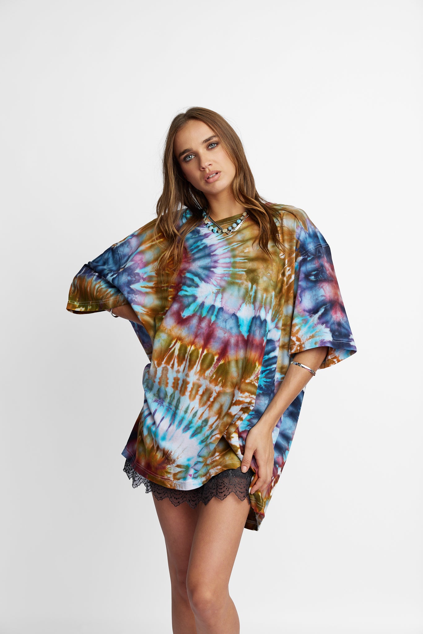 Oversized Mum Tee - Size 2XL/3XL - Only Lovers Left