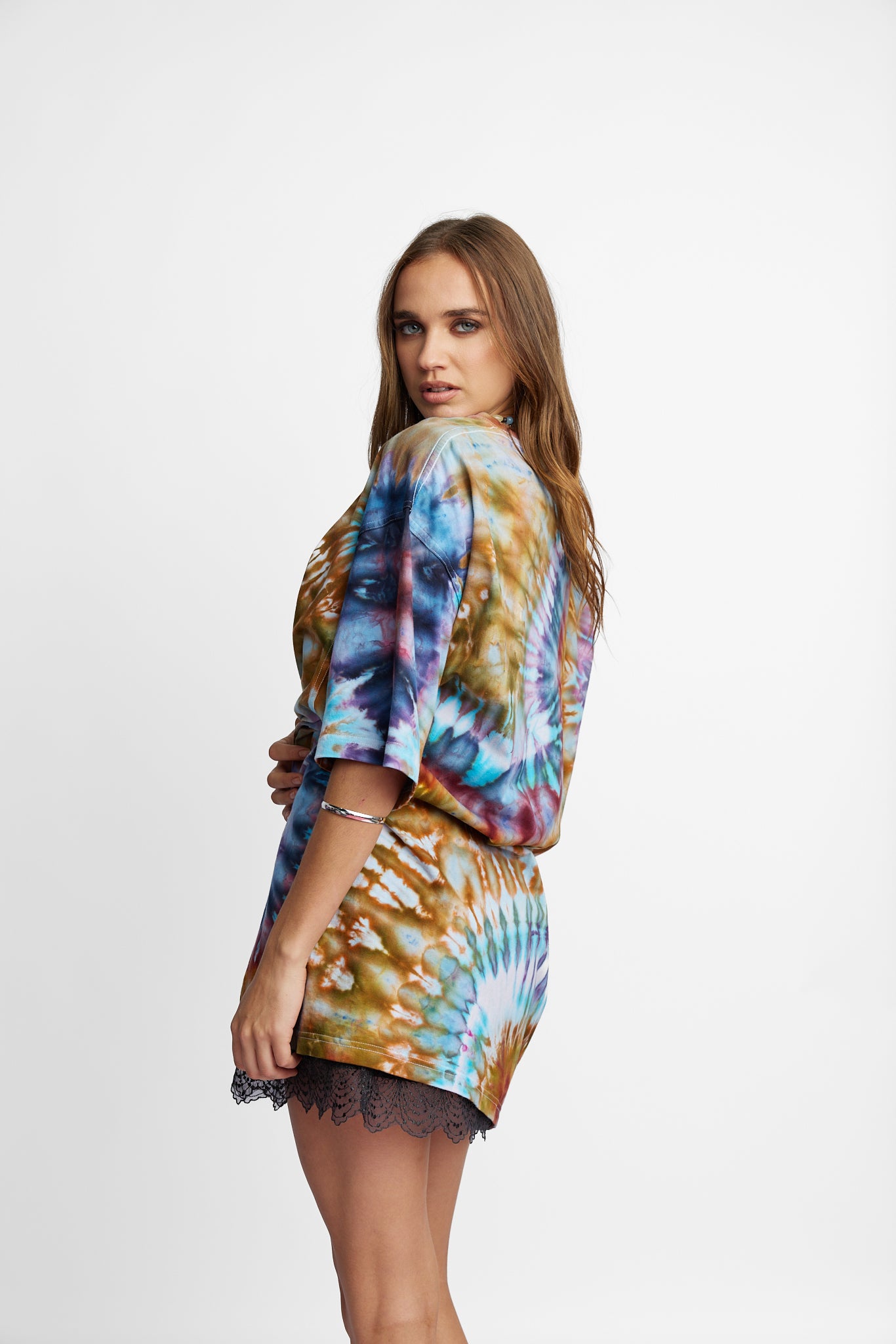 Oversized Mum Tee - Size 2XL/3XL - Only Lovers Left
