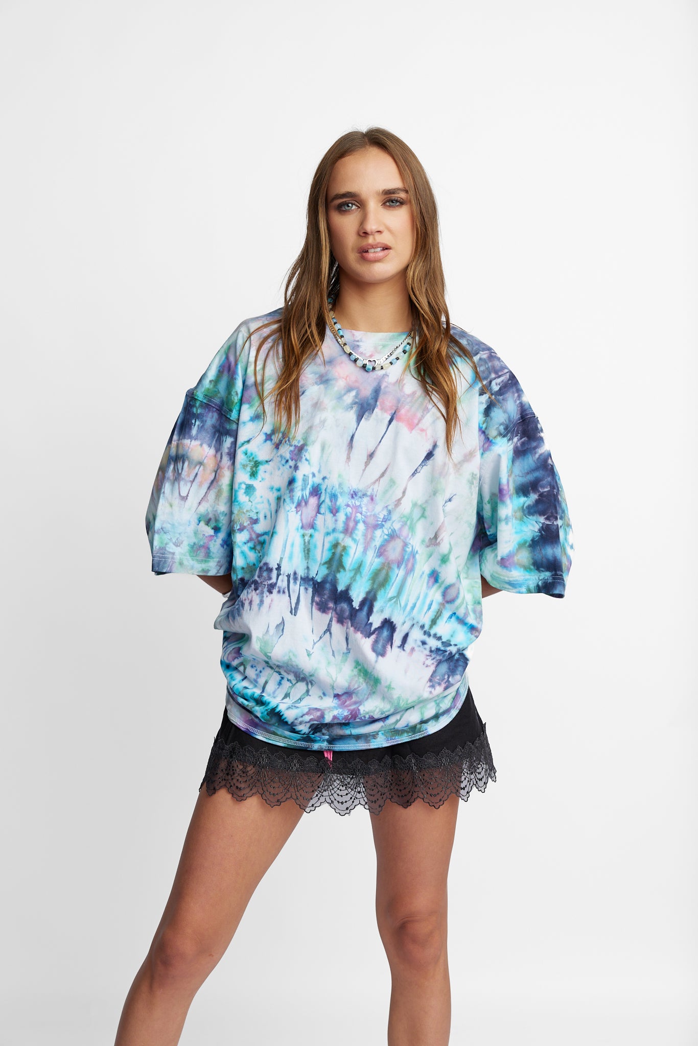 Oversized Mum Tee - Size 2XL/3XL - Only Lovers Left