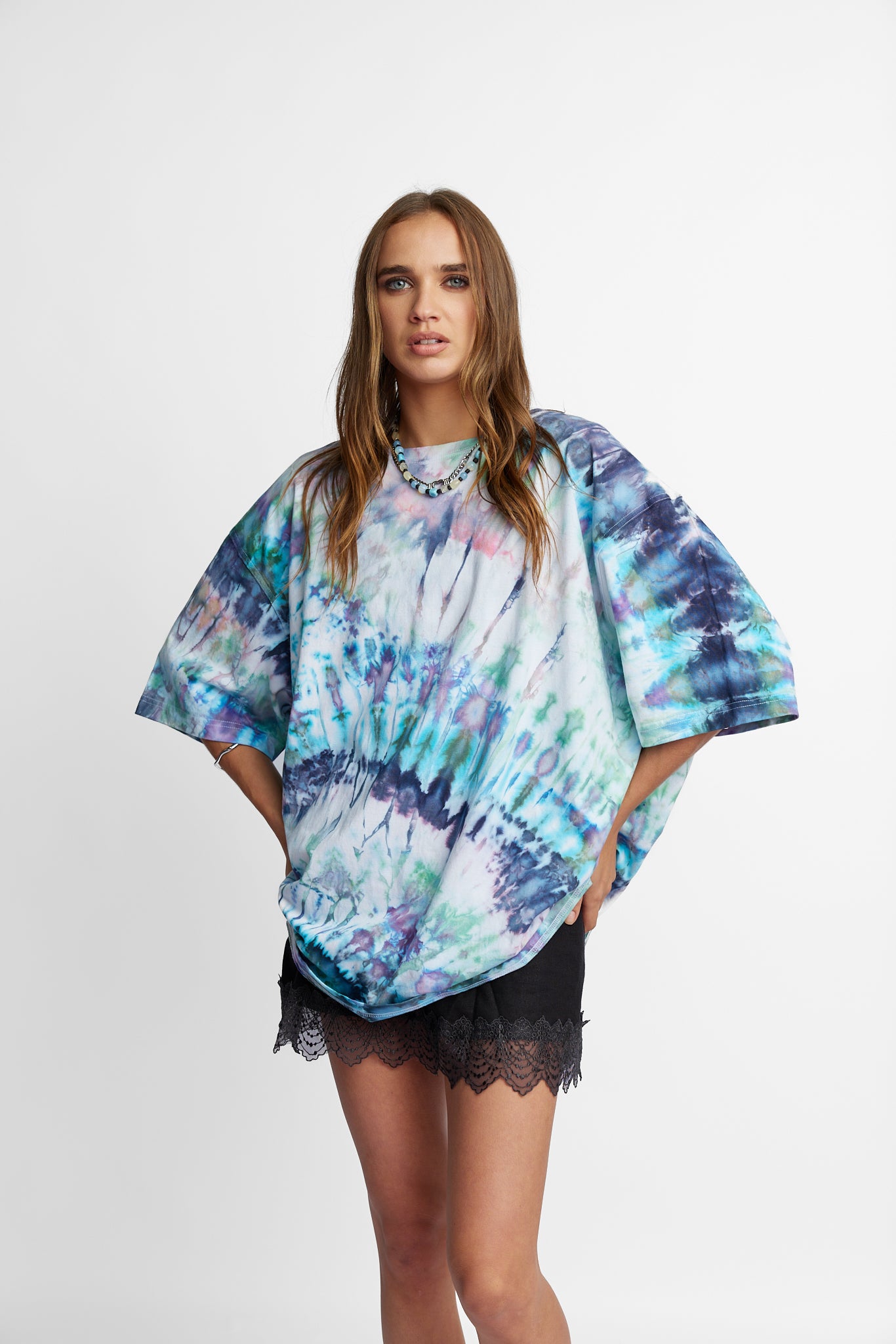 Oversized Mum Tee - Size 2XL/3XL - Only Lovers Left