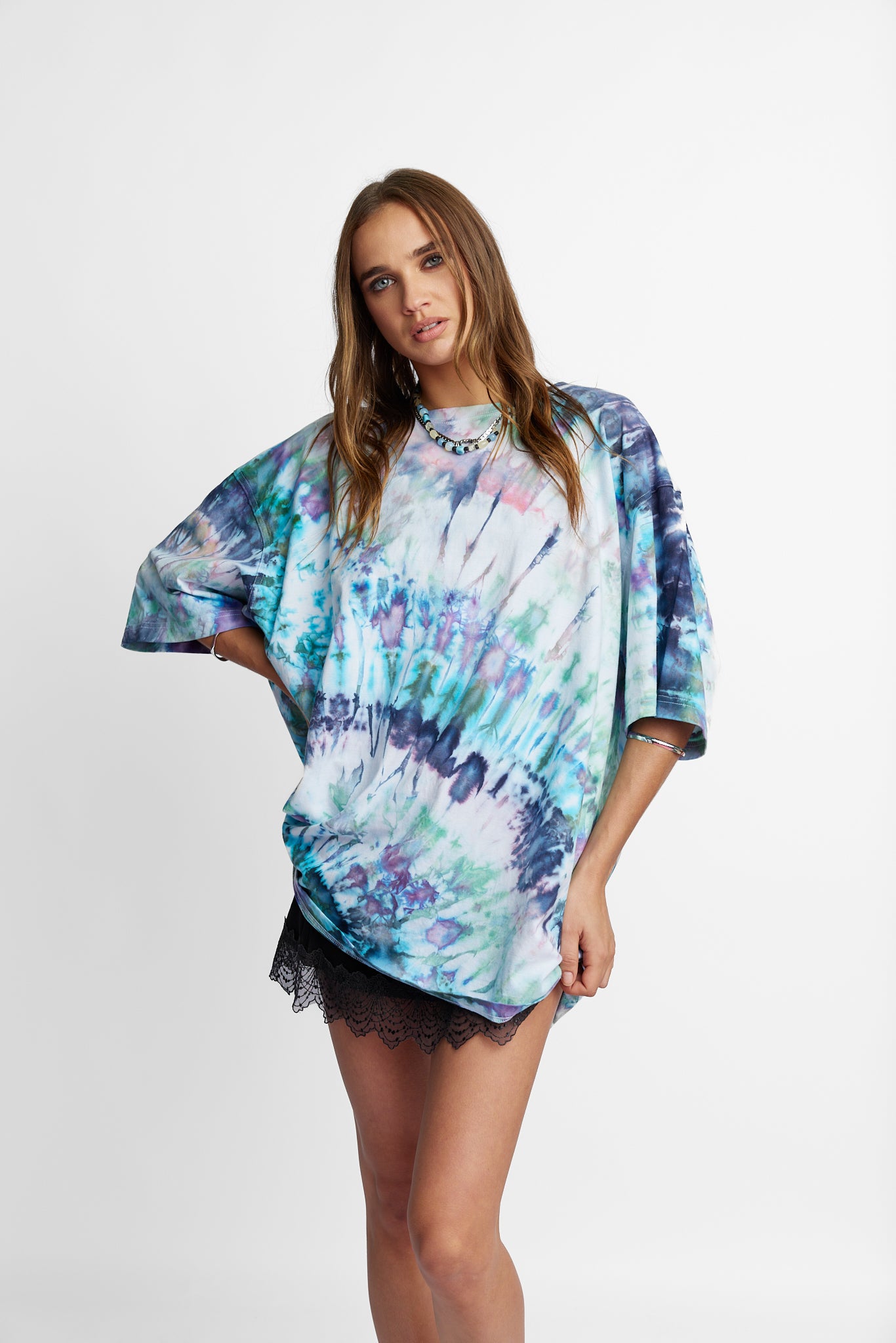 Oversized Mum Tee - Size 2XL/3XL - Only Lovers Left