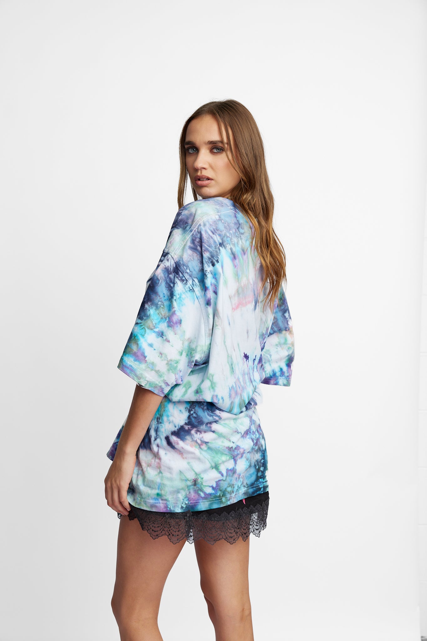 Oversized Mum Tee - Size 2XL/3XL - Only Lovers Left