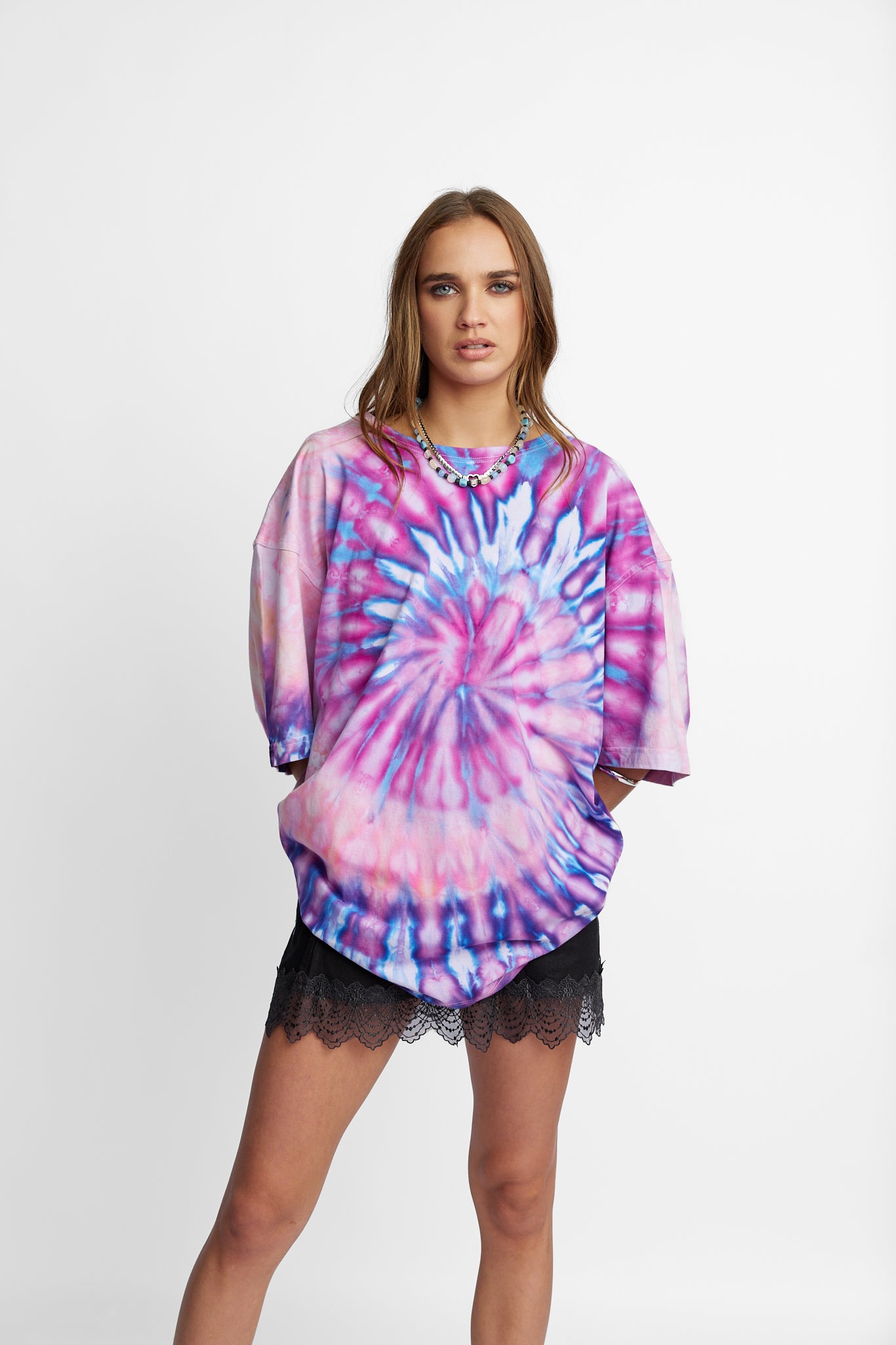 Oversized Mum Tee - Size 2XL/3XL - Only Lovers Left